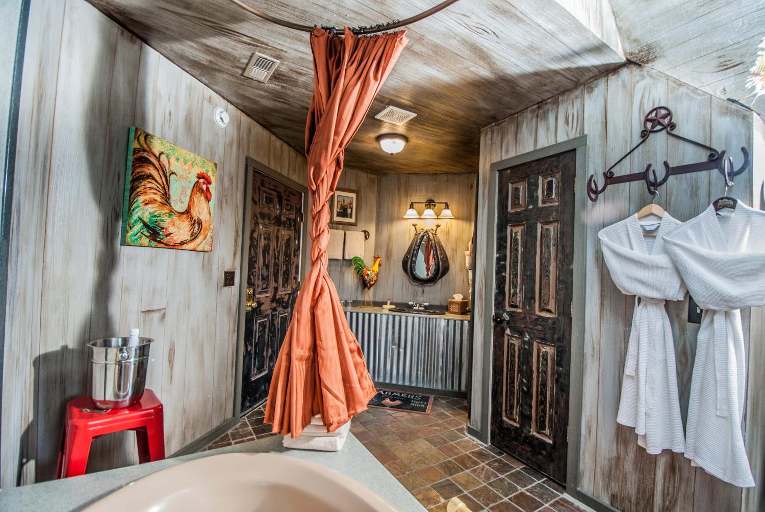 Queen Room with Spa Bath photo 3