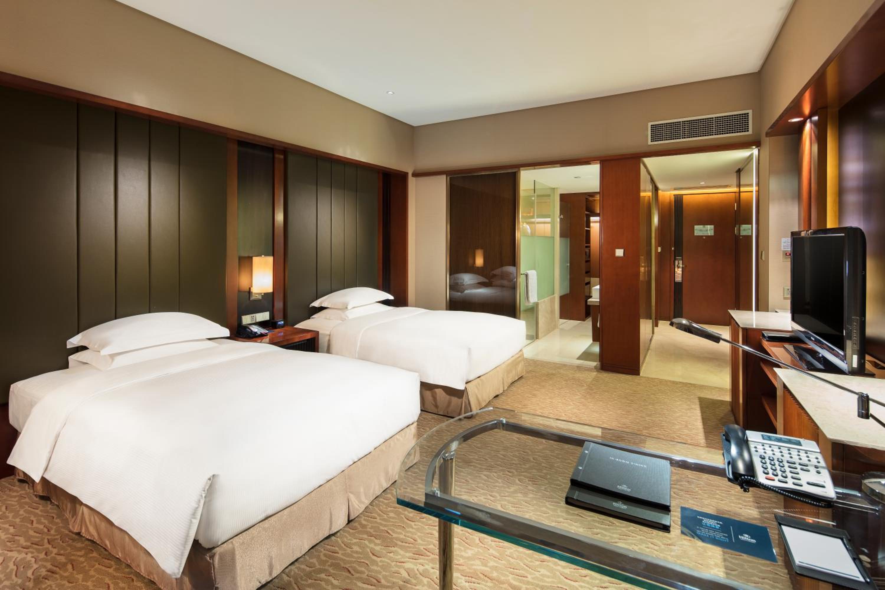 Twin Hilton Executive Room - Photo 3