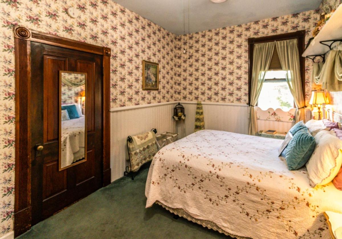 Double Room with Private Bathroom photo 3