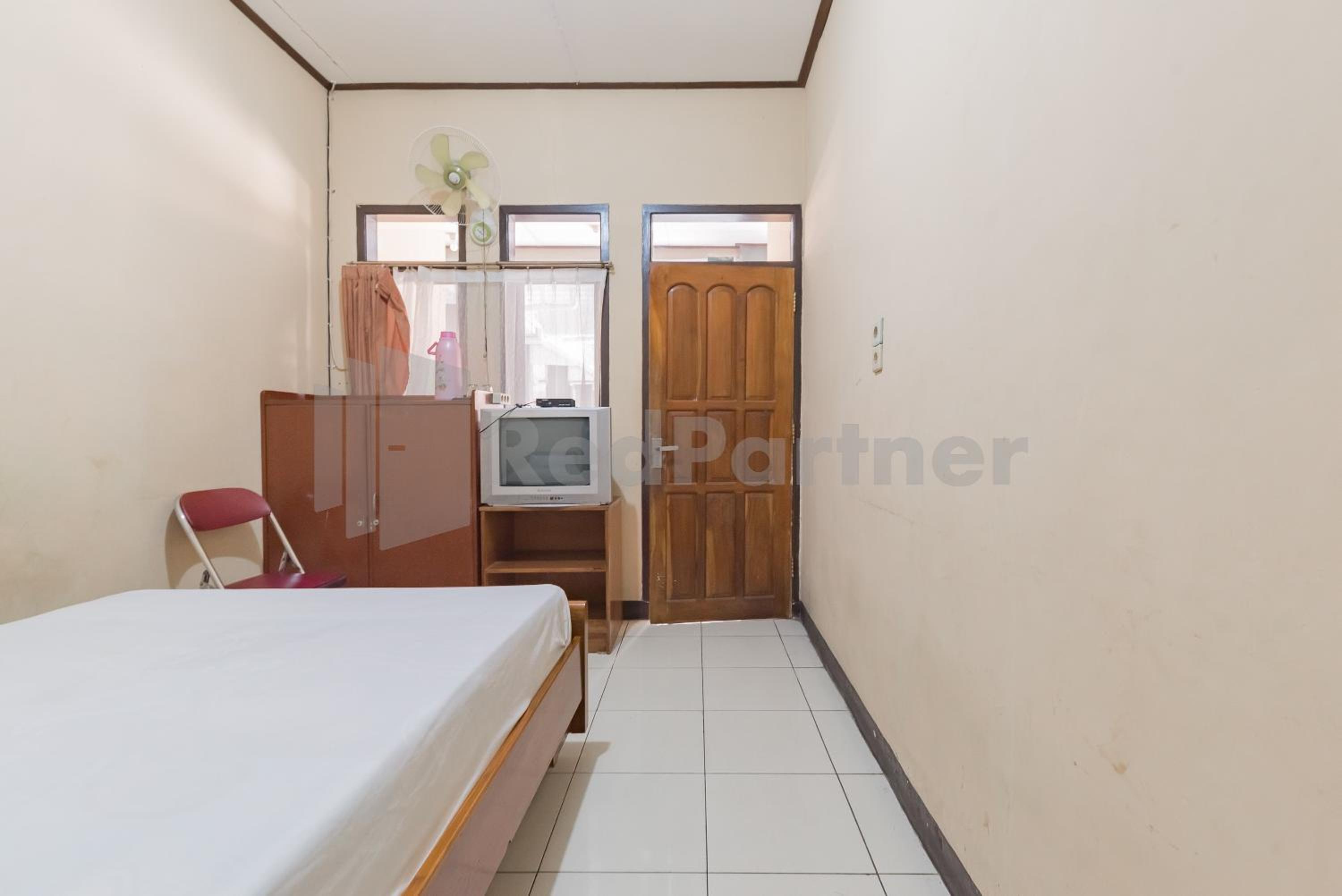 Standard Double Room with Fan - Photo 5