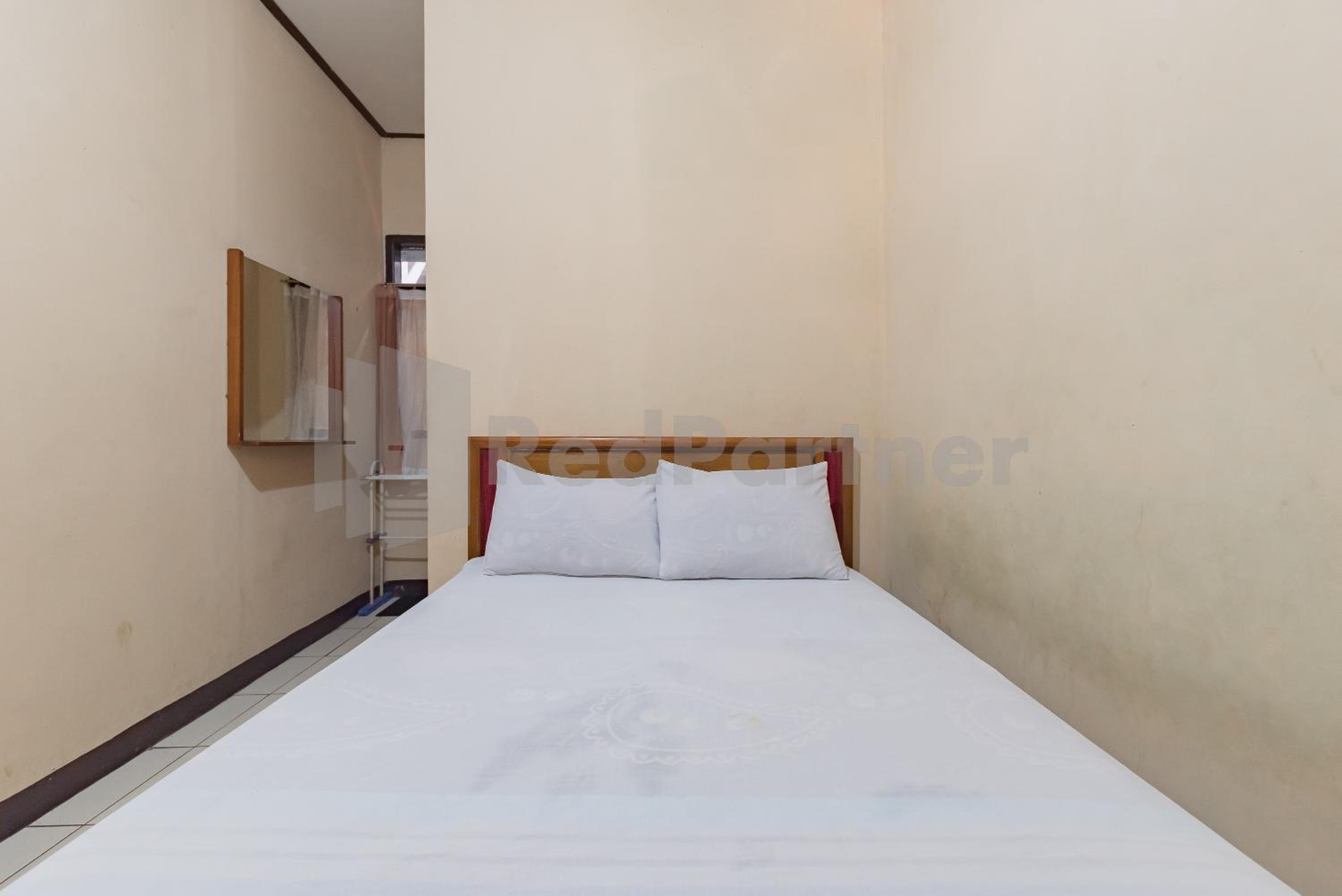 Standard Double Room with Fan - Photo 2