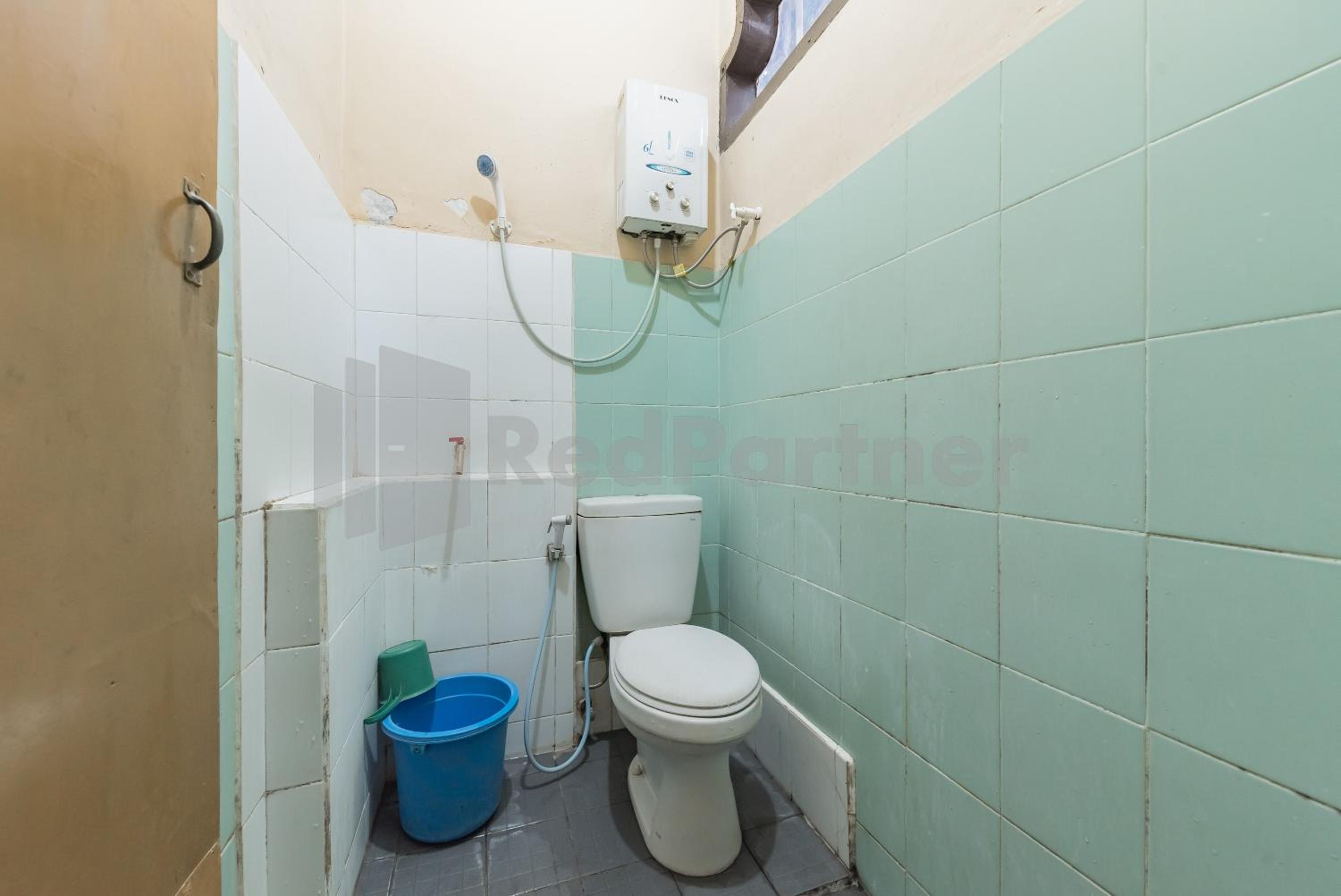 Budget Twin Room - Photo 5