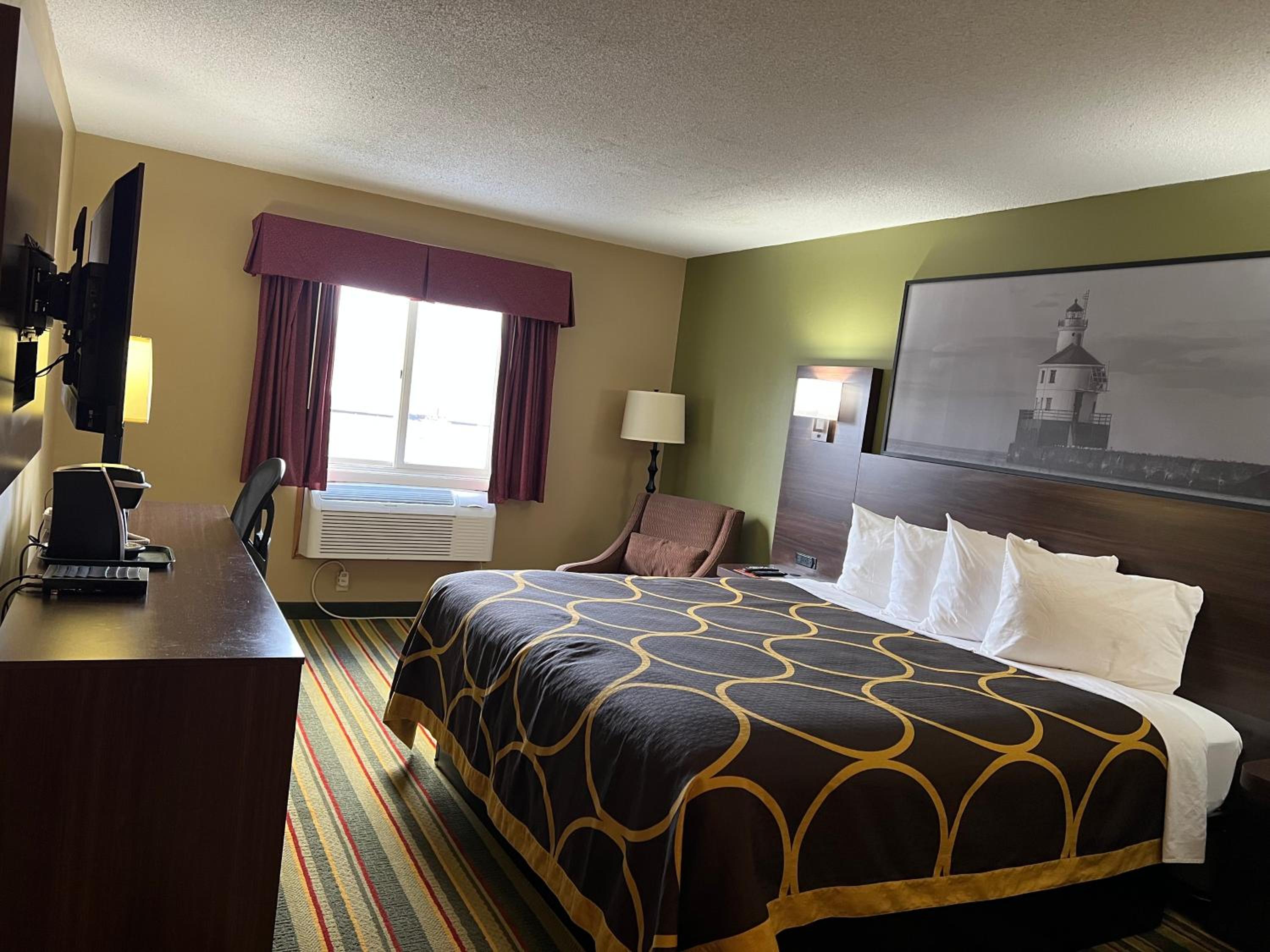 King Room - Non-Smoking - Photo 3