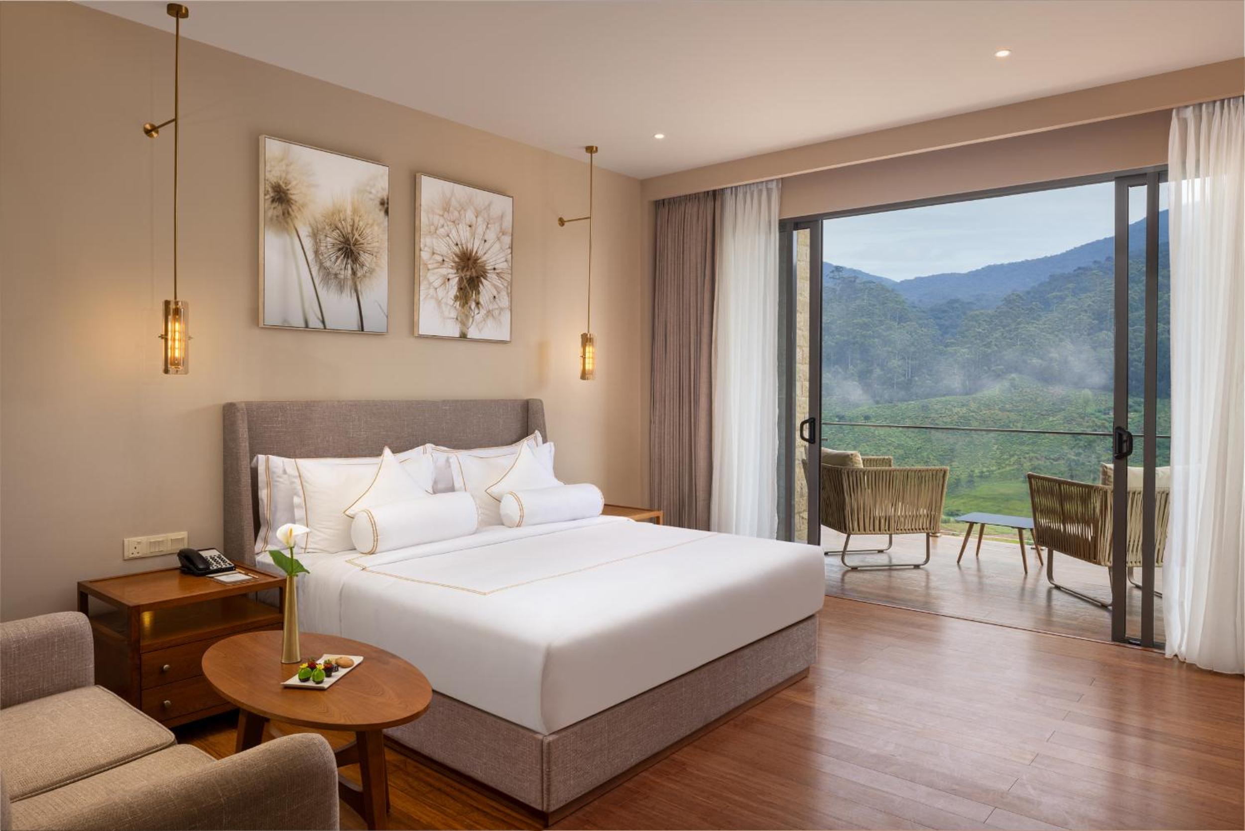 Mountain View Suite - with a Free Visit to Organic Strawberry & Vegetable garden and to pick your own Strawberry , 10% off on Spa and Excursions + Early check in Late check out on availability