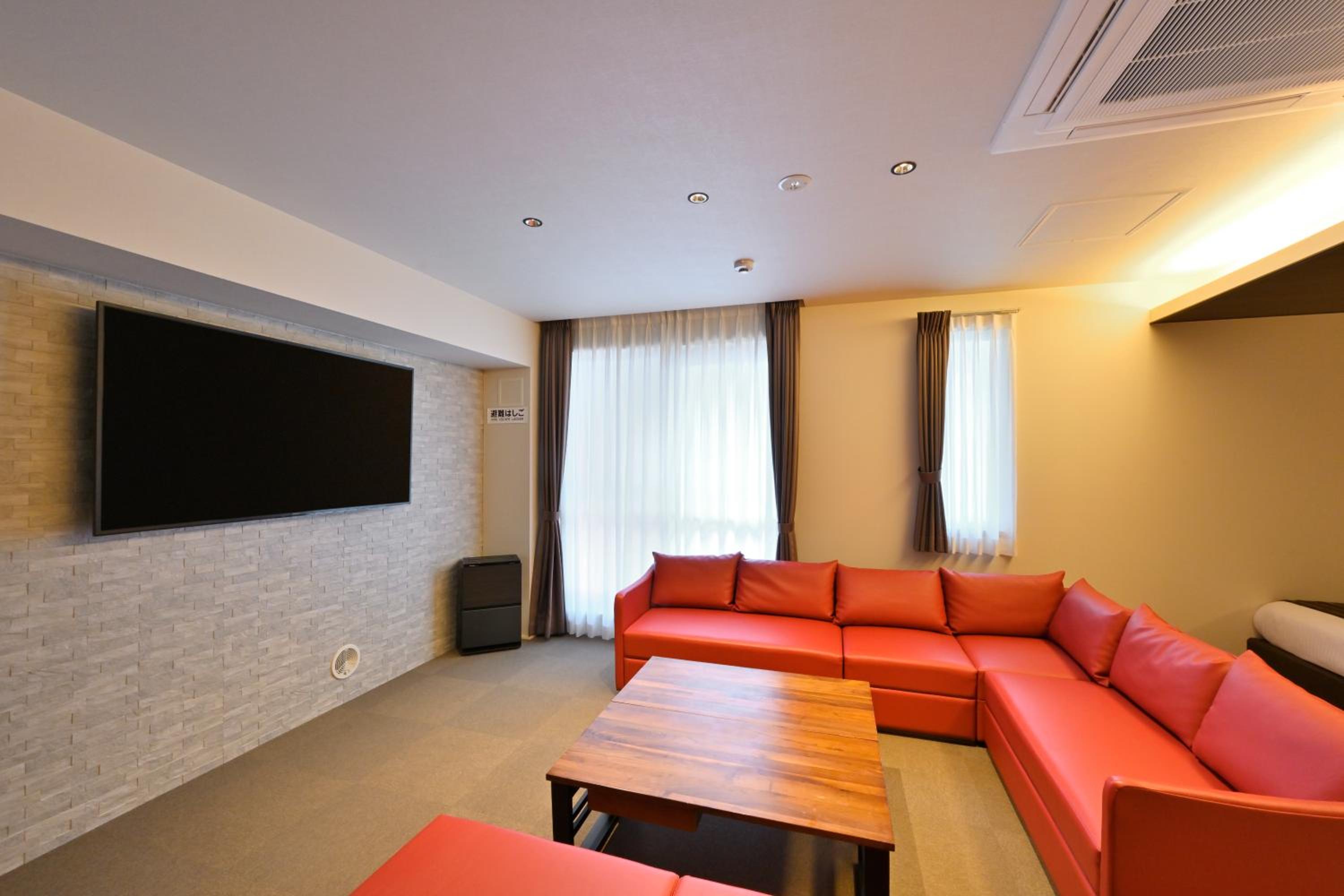 Executive Suite - Photo 14