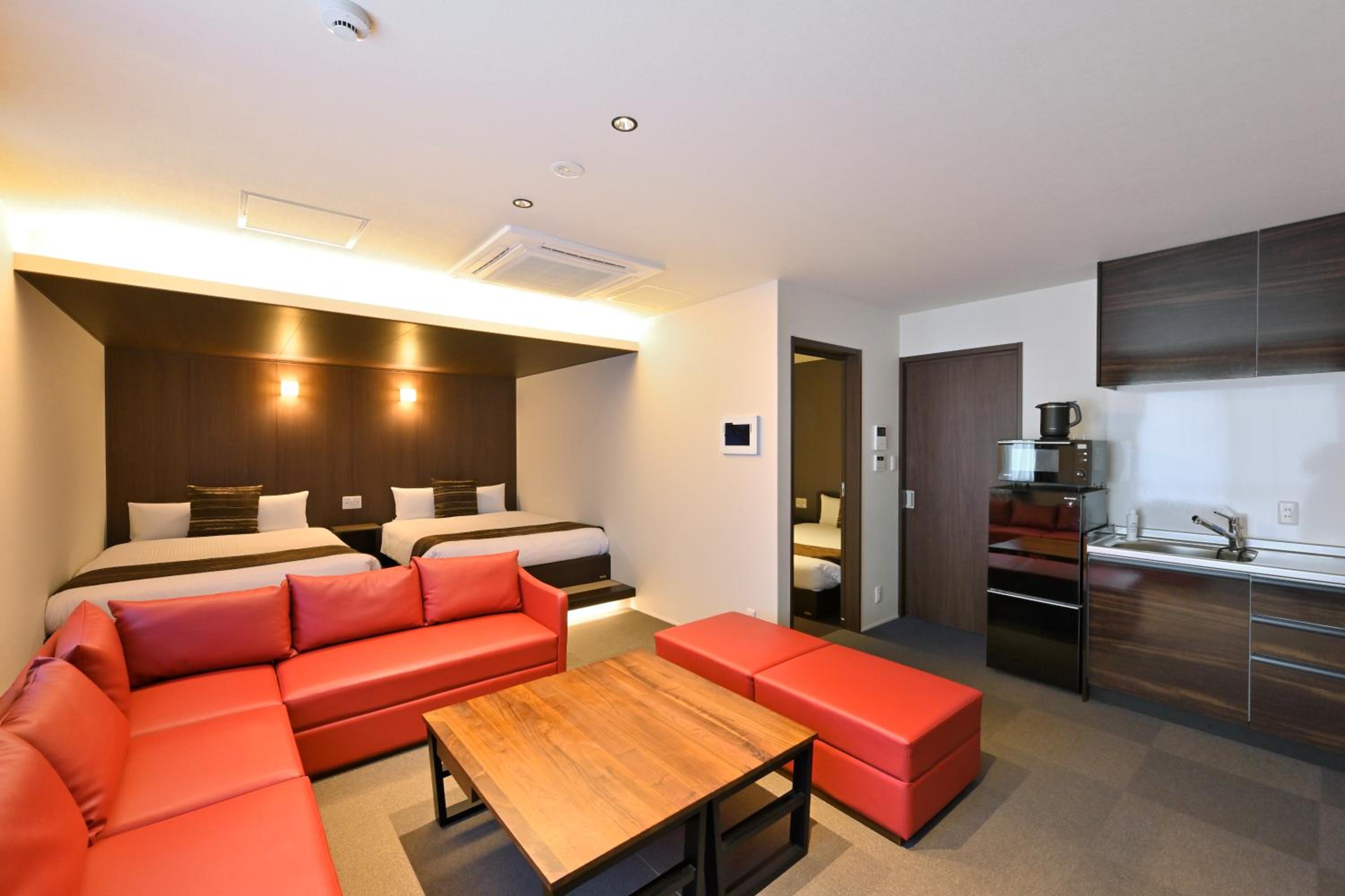Executive Suite - Photo 15