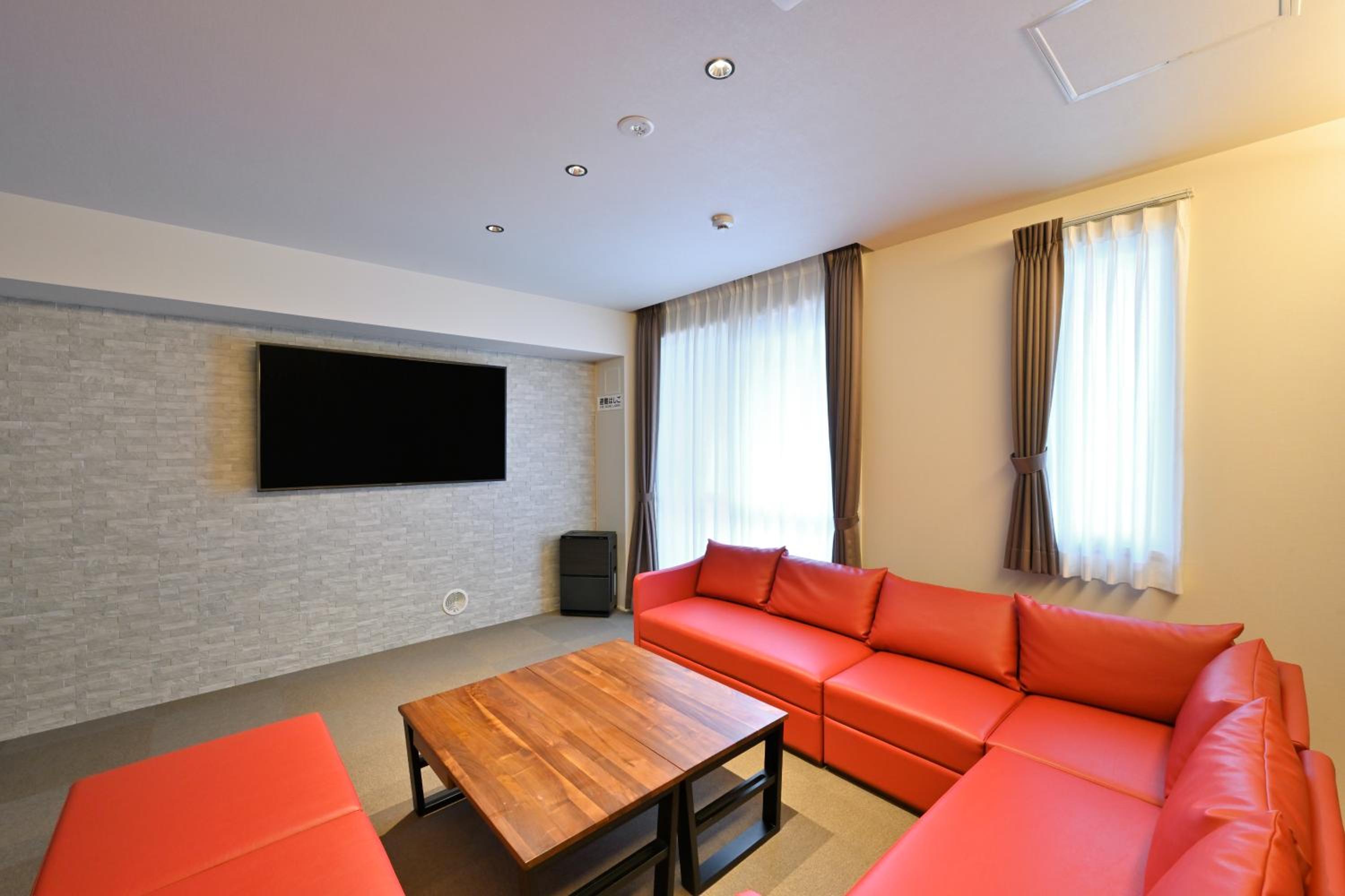 Executive Suite - Photo 13