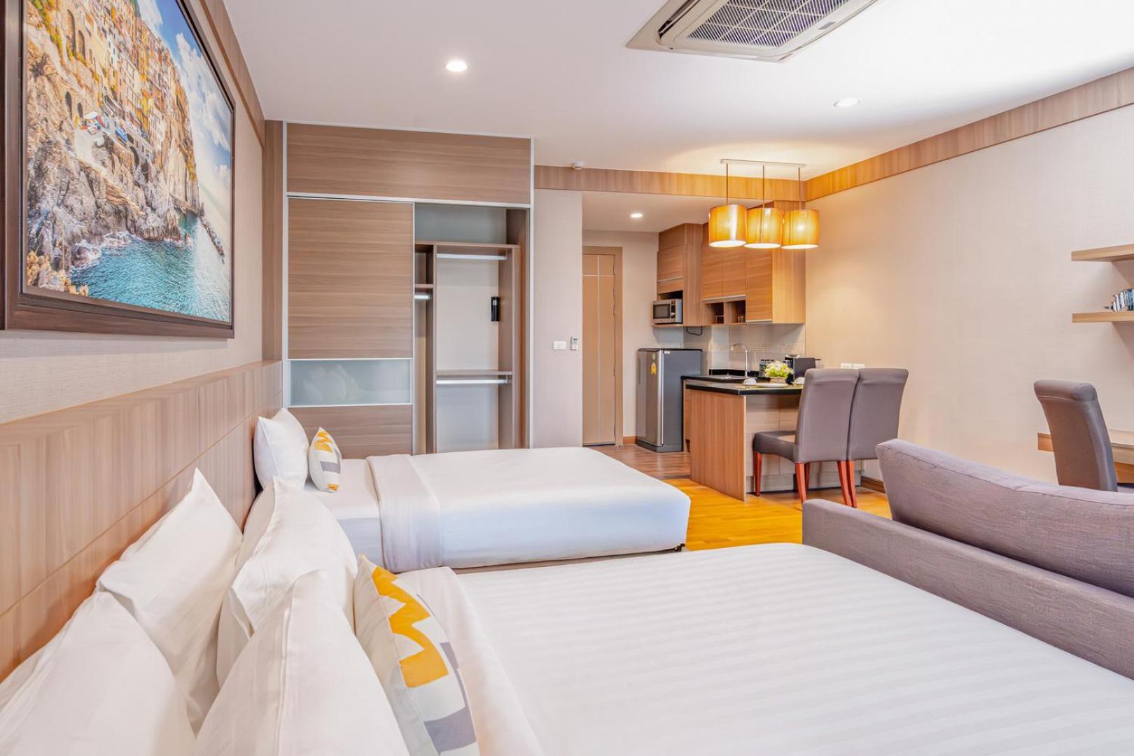 Deluxe Studio Hillside (Dog Friendly)
