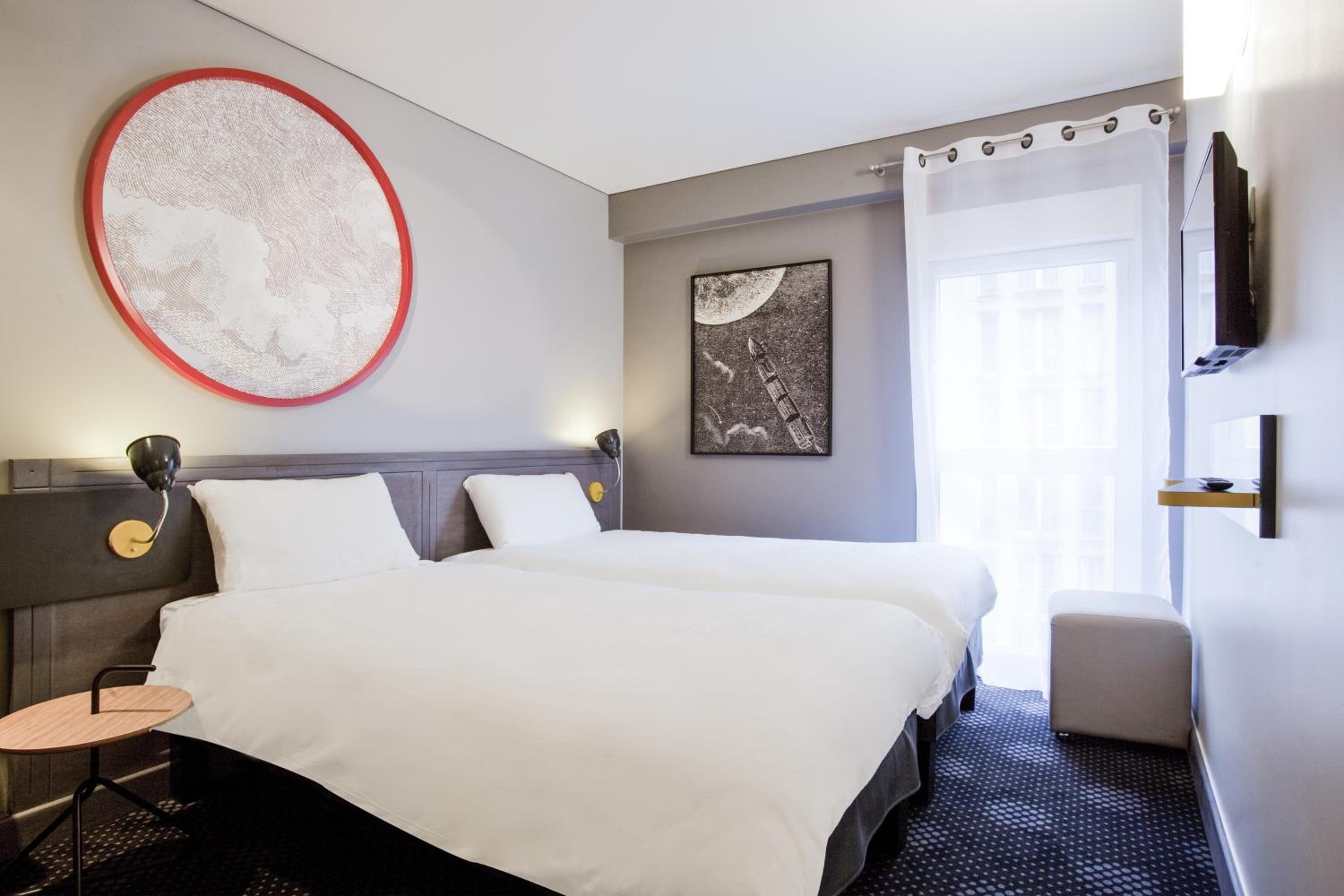 Standard Twin Room - Photo 3