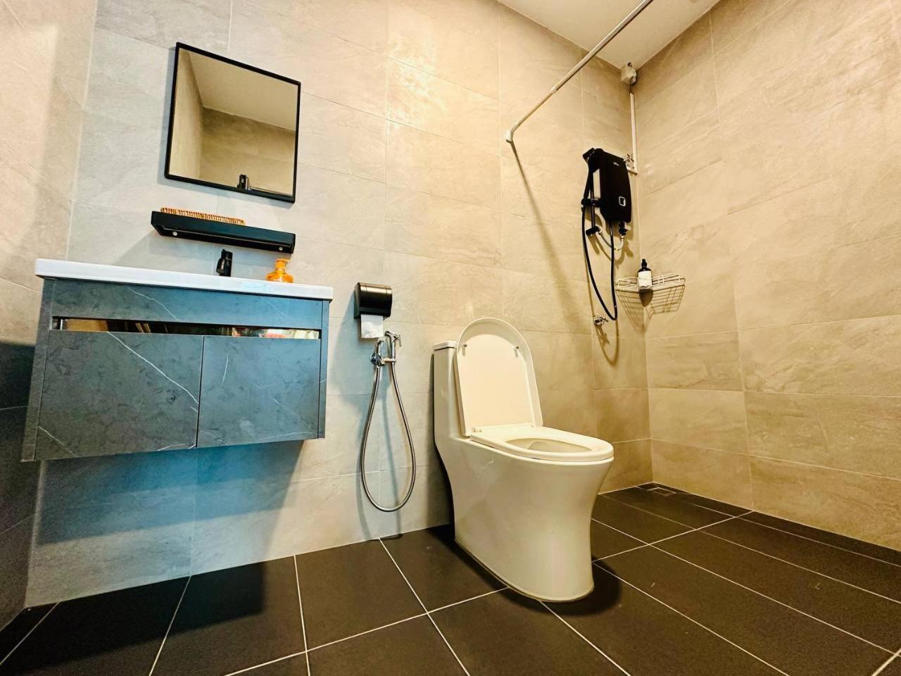 Suite - Photo 7