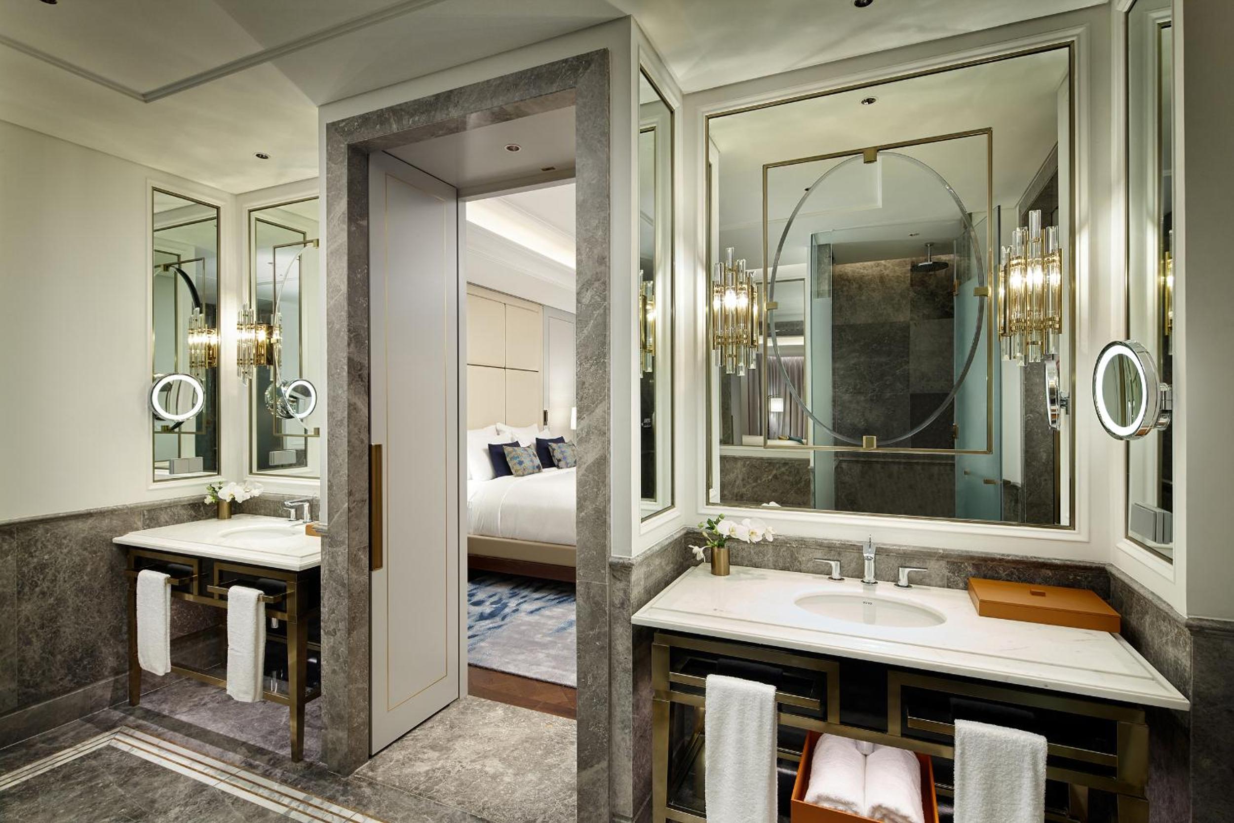 Executive Tower Charlotte Suite Double Room – La Cime Access Included - Photo 4