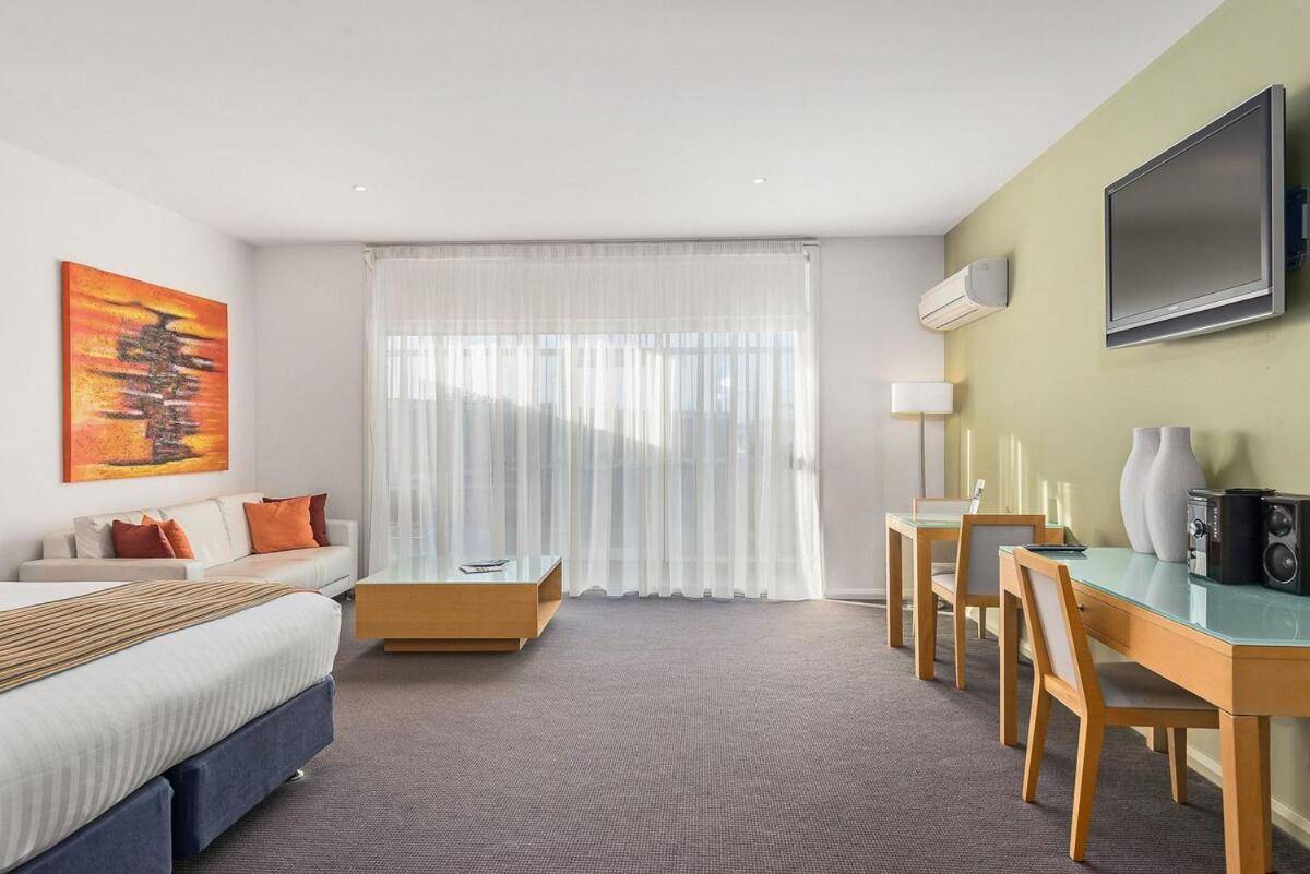 Deluxe King Room - Photo 4