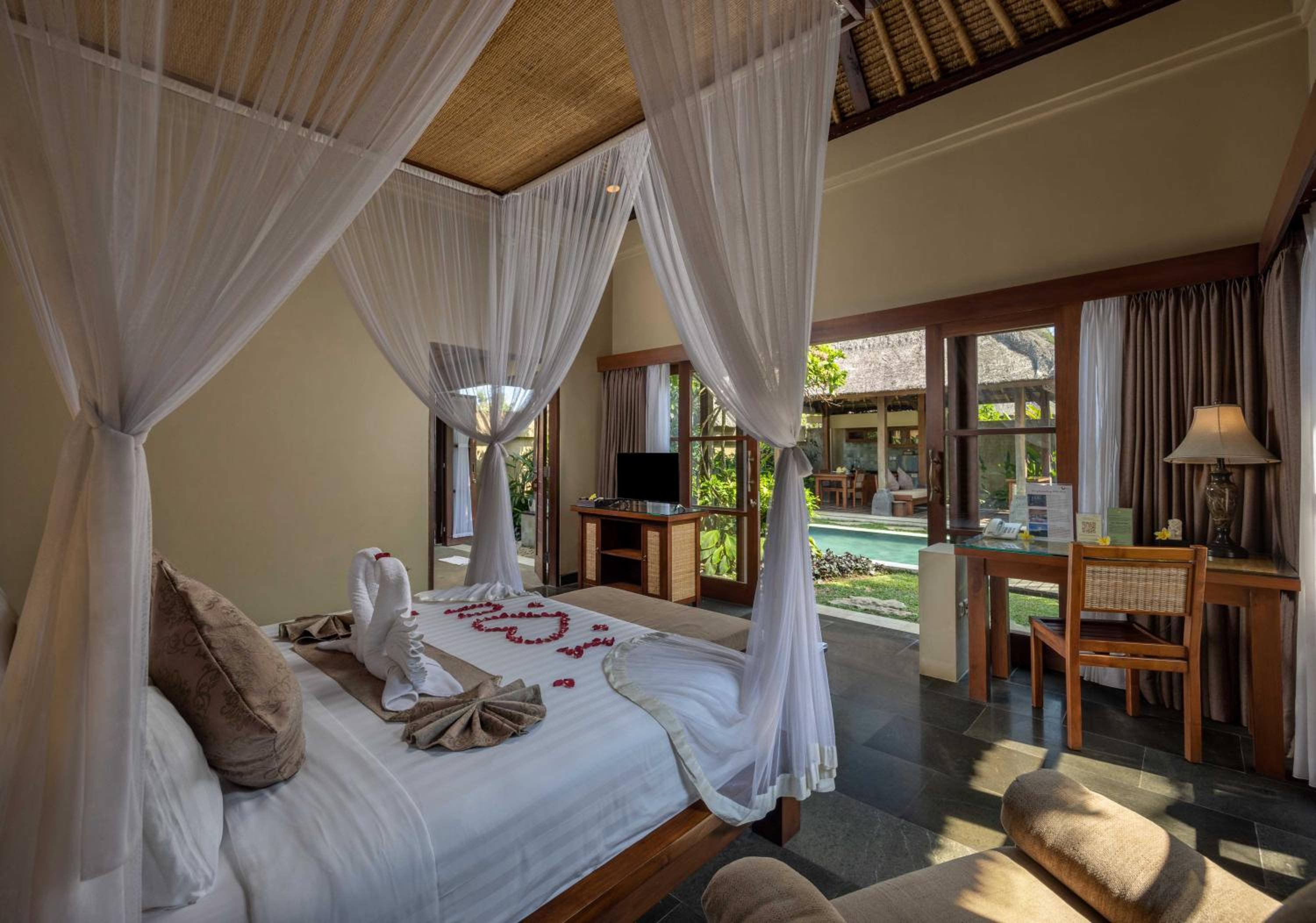 Honeymoon Pool Villa with Free Daily Activities