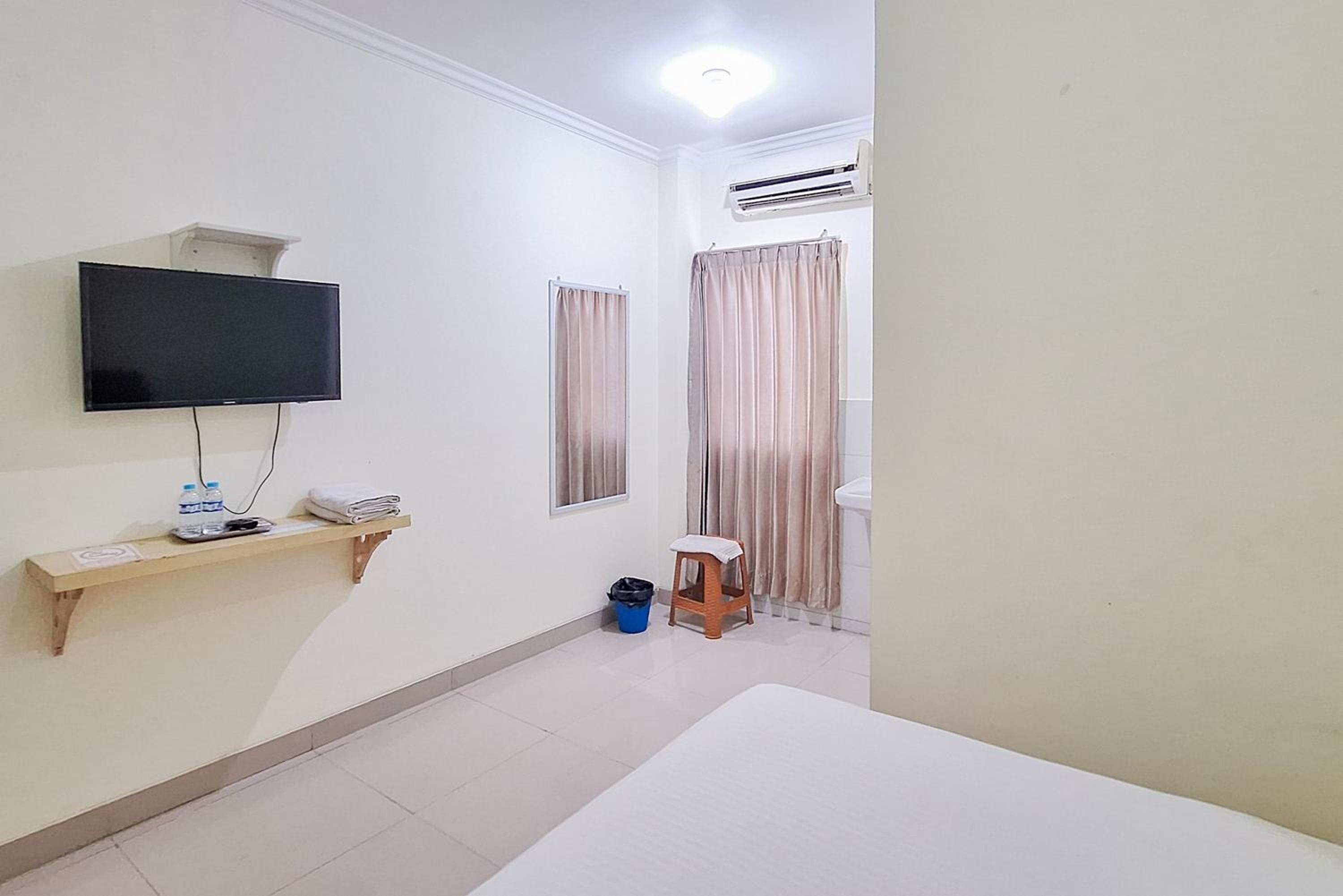 Standard Double Room - Photo 5