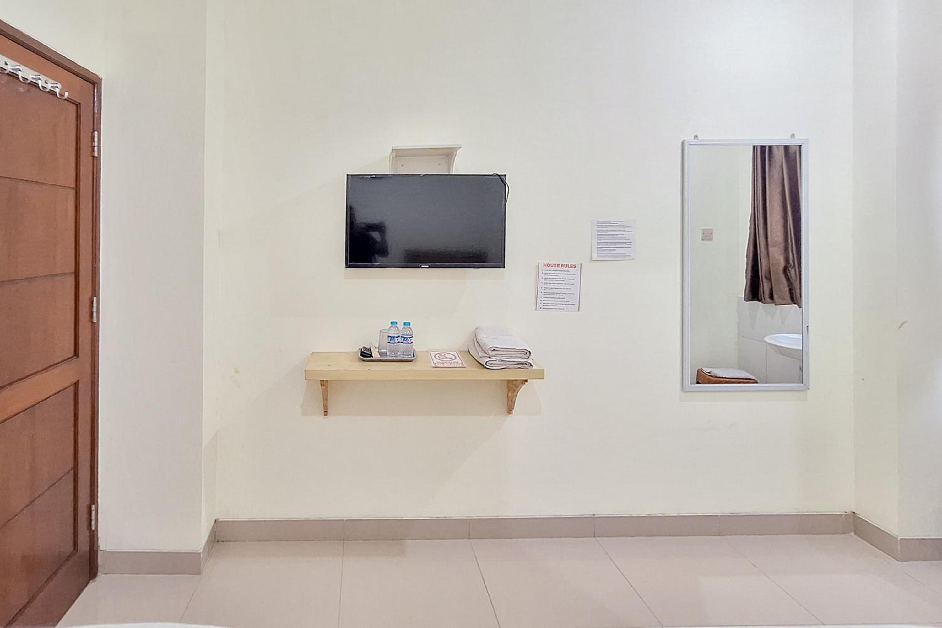 Standard Twin Room - Photo 5
