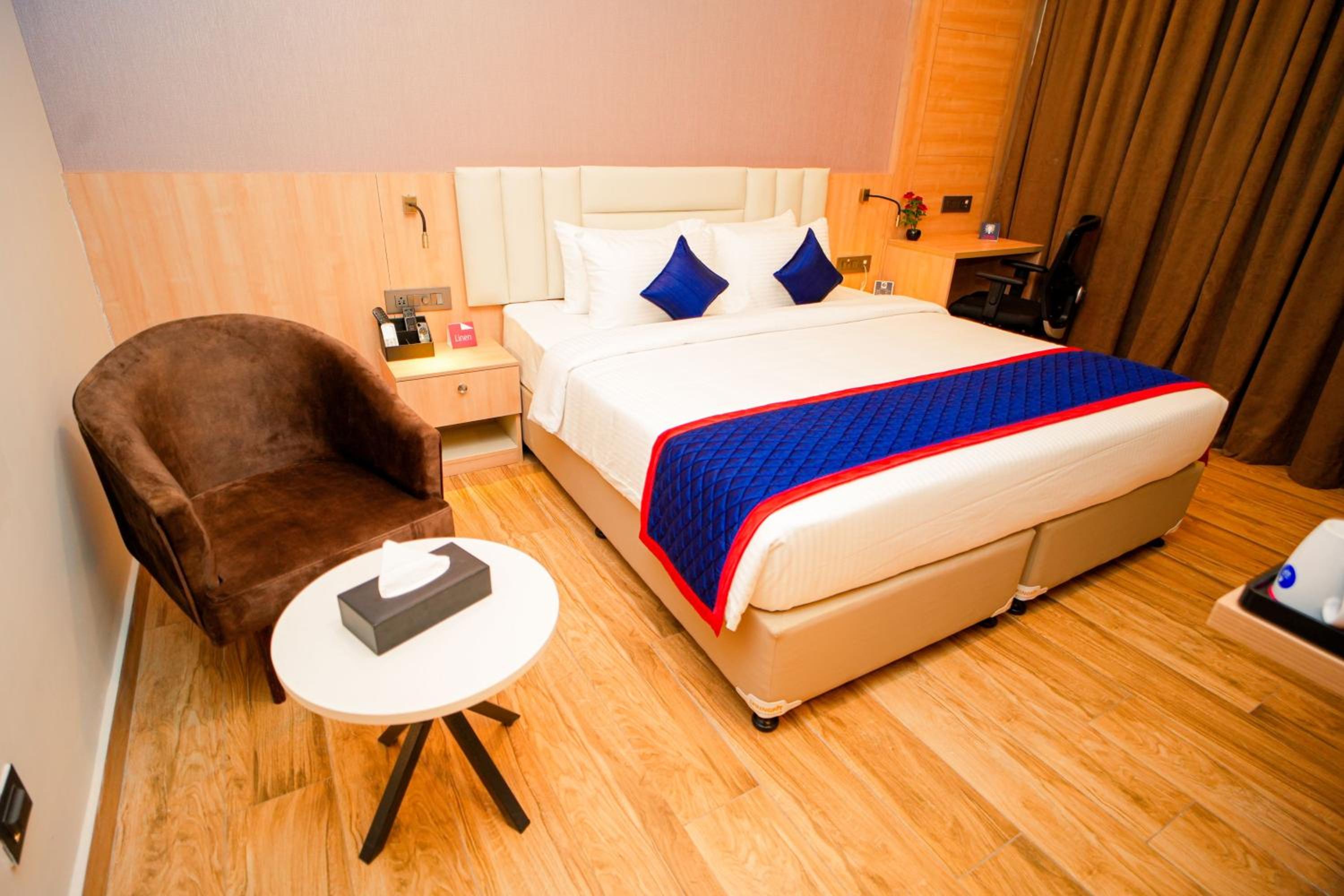 Superior King Room - Photo 2
