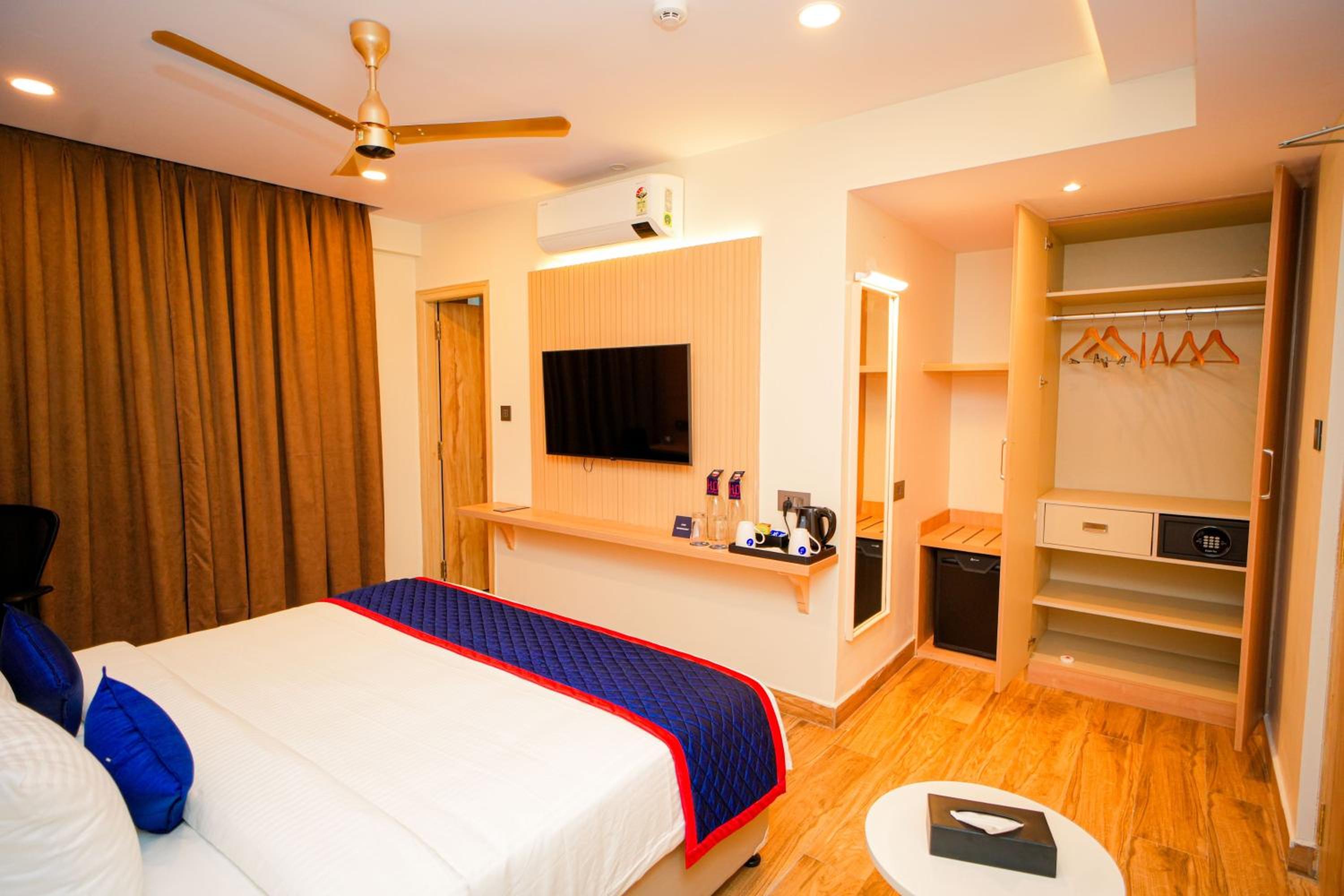 Superior King Room - Photo 4