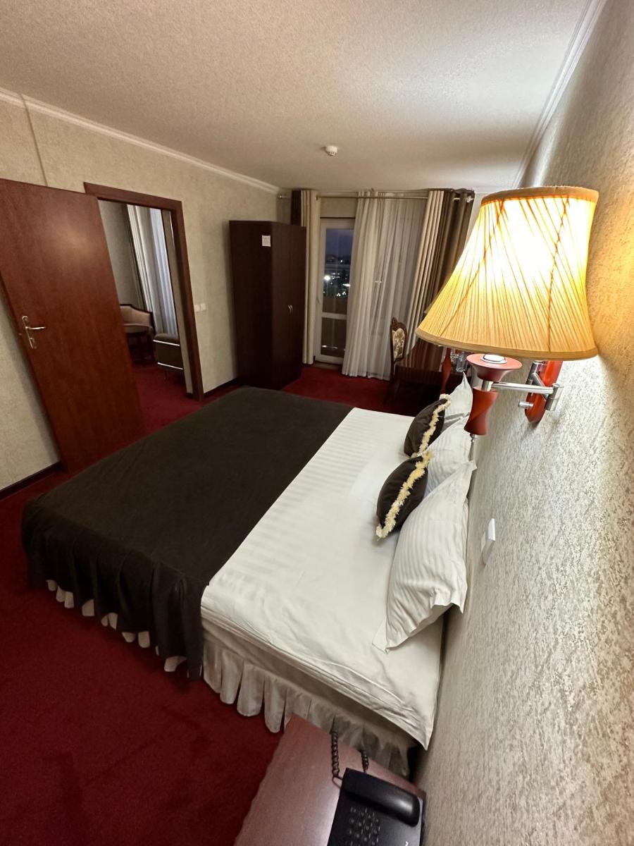 One-Bedroom Suite photo 2