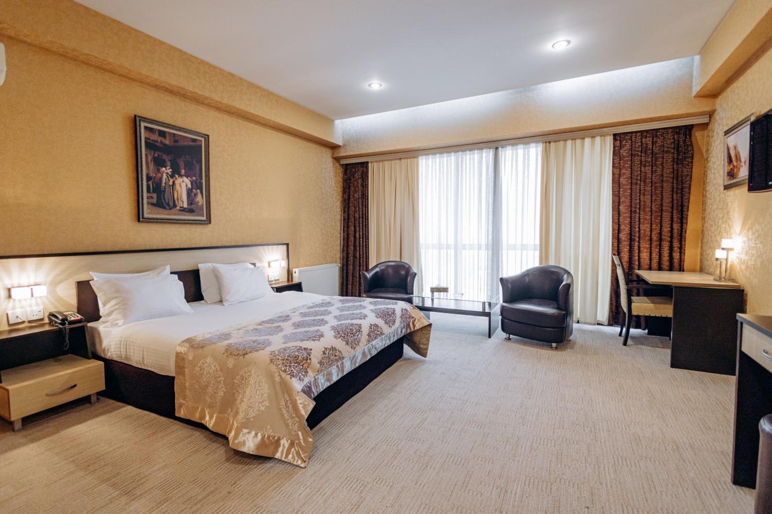 Business Double Room - Smoking - Photo 1