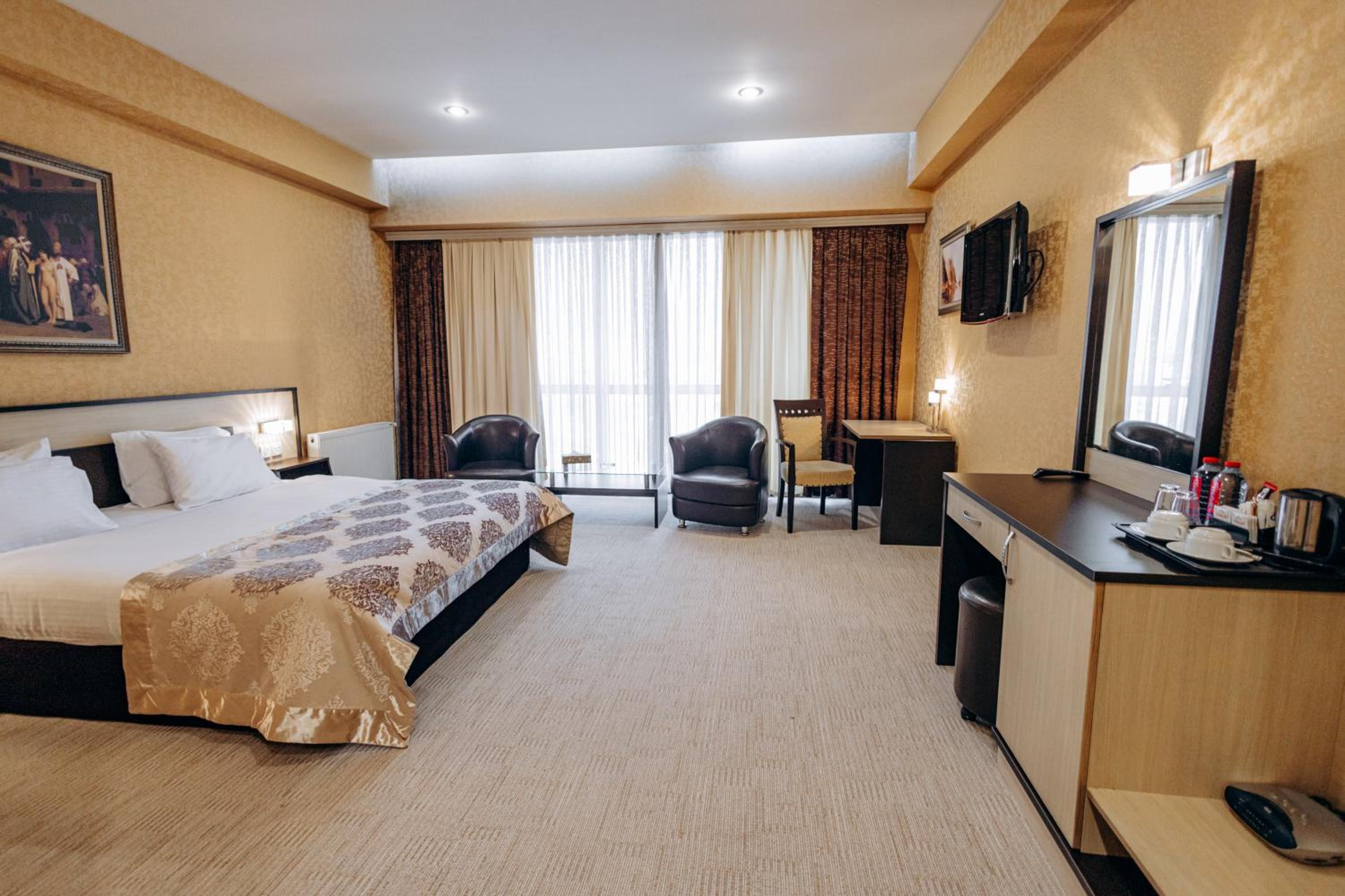 Business Double Room - Smoking - Photo 5