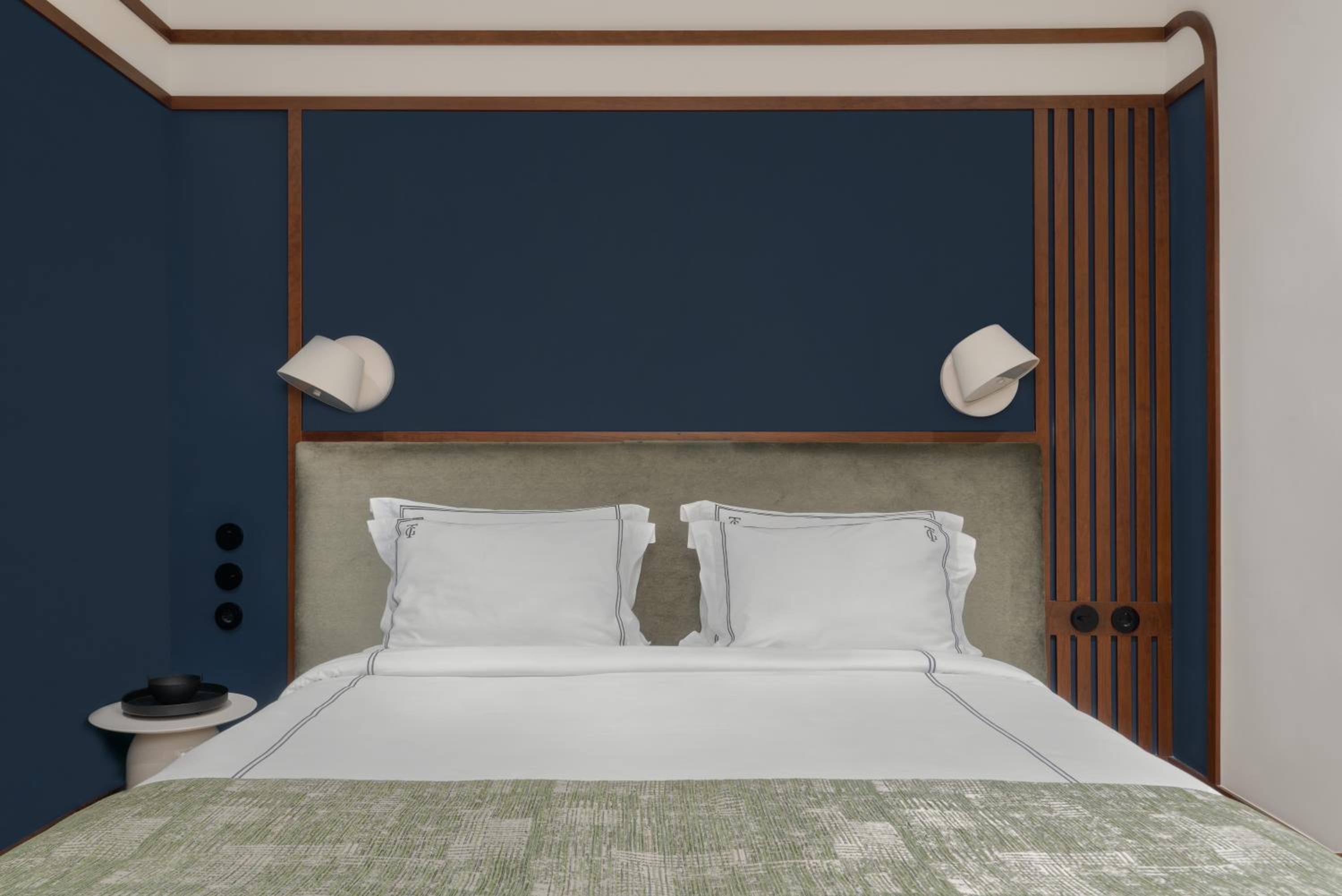 Deluxe Double or Twin Room with City View photo 3