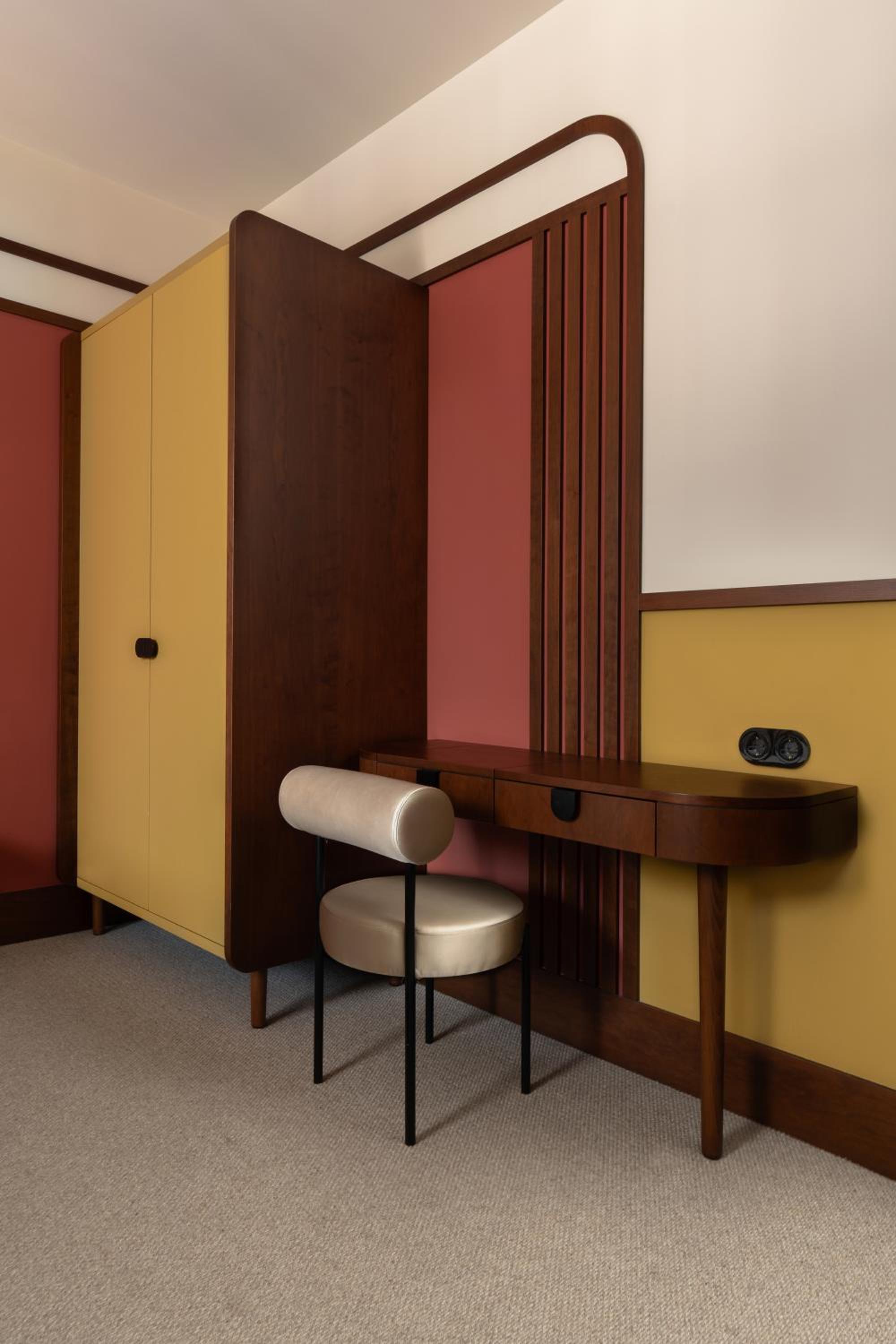 Deluxe Double Room with Balcony photo 2