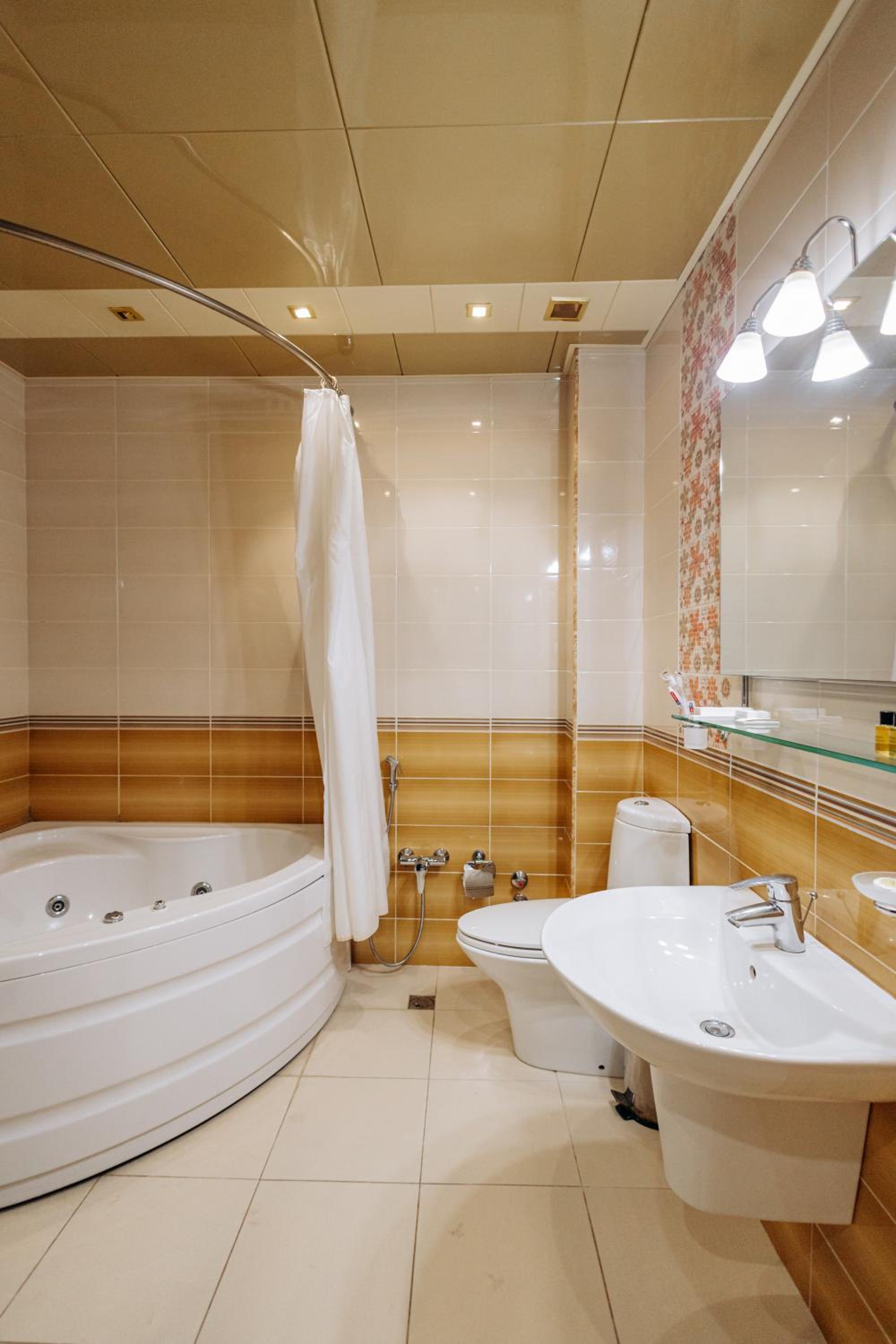 Business Double Room - Smoking - Photo 6