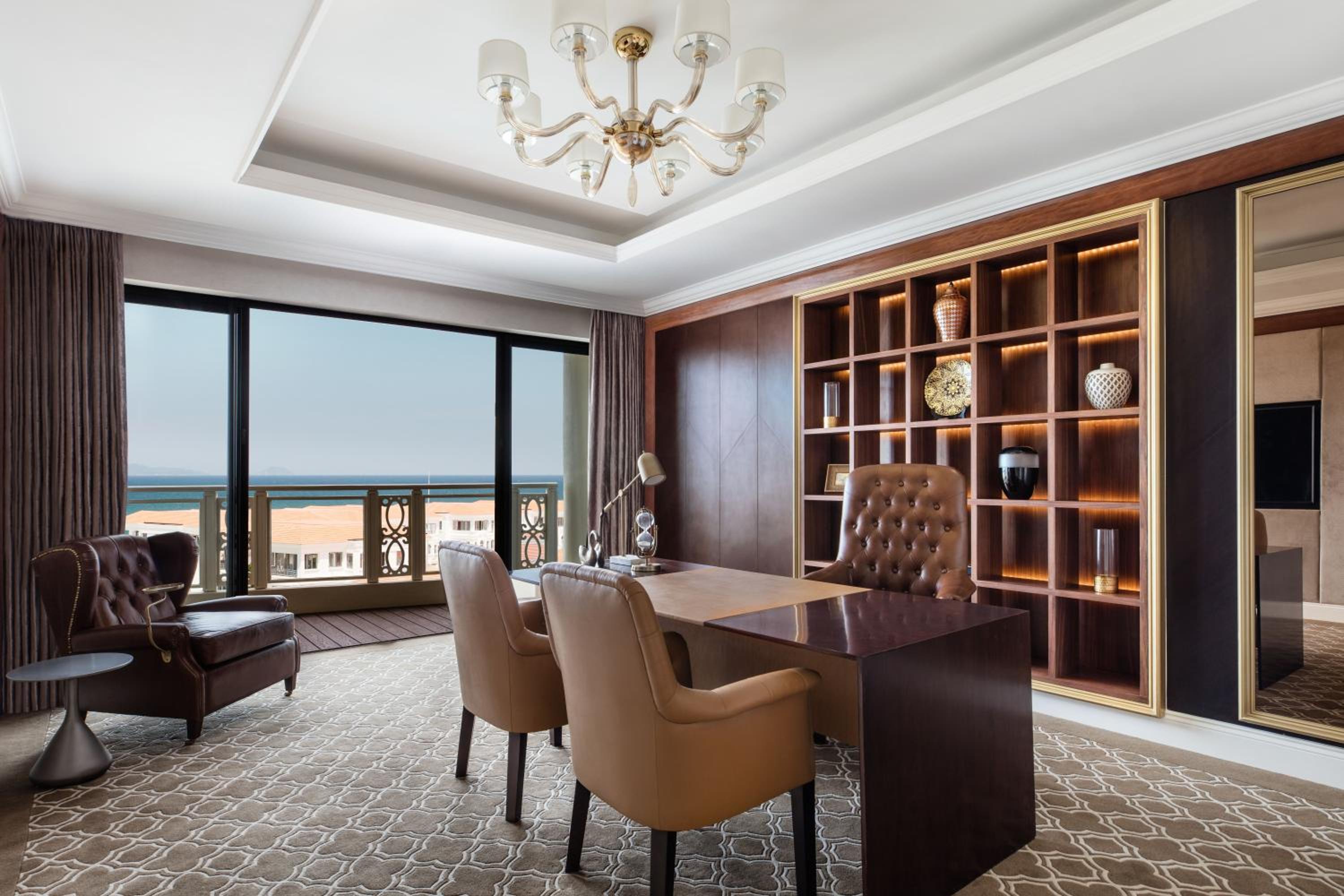 Presidential Suite, 1 Bedroom Suite, 1 King, Partial Sea view