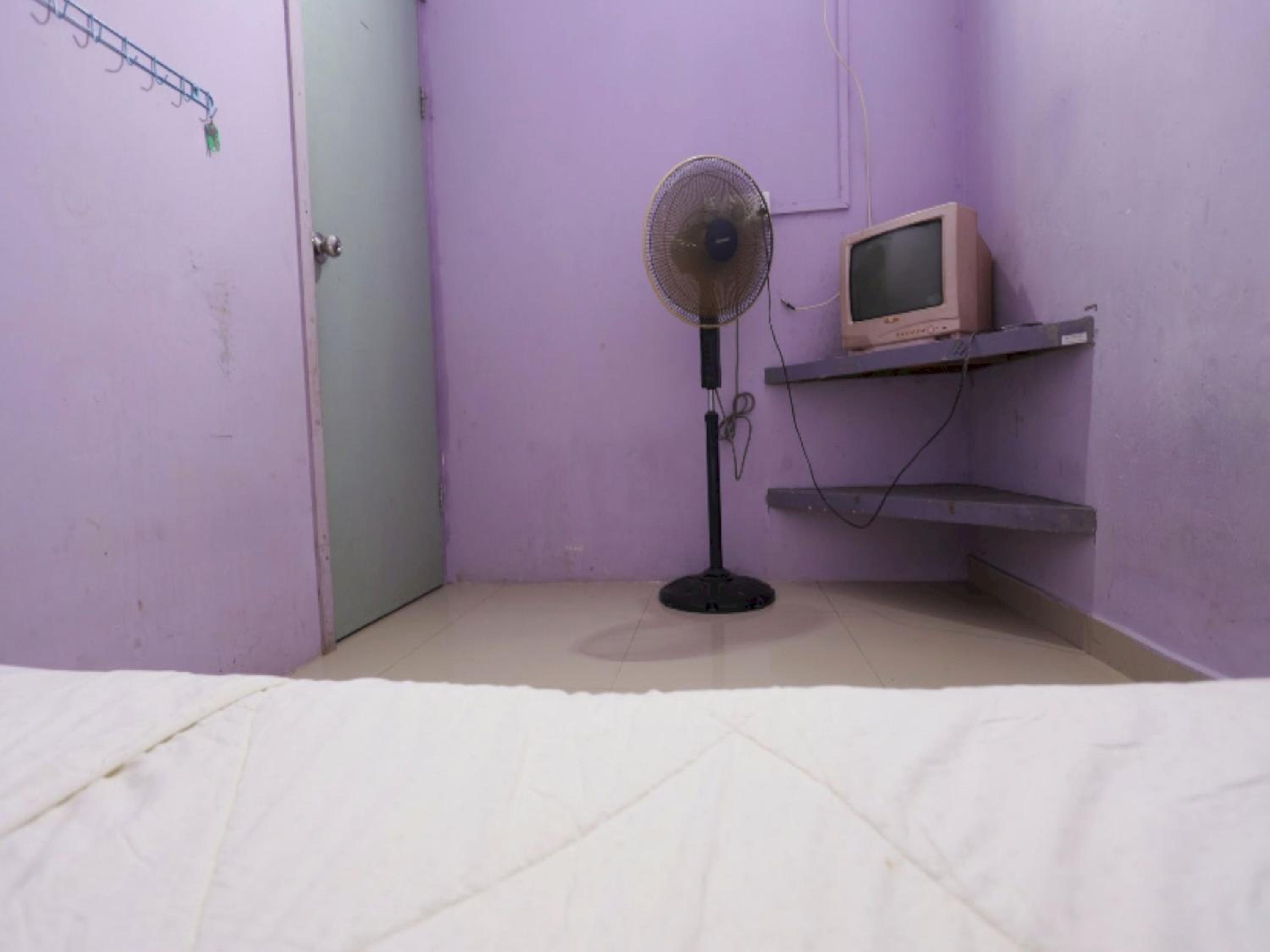 Small Single Room photo 3