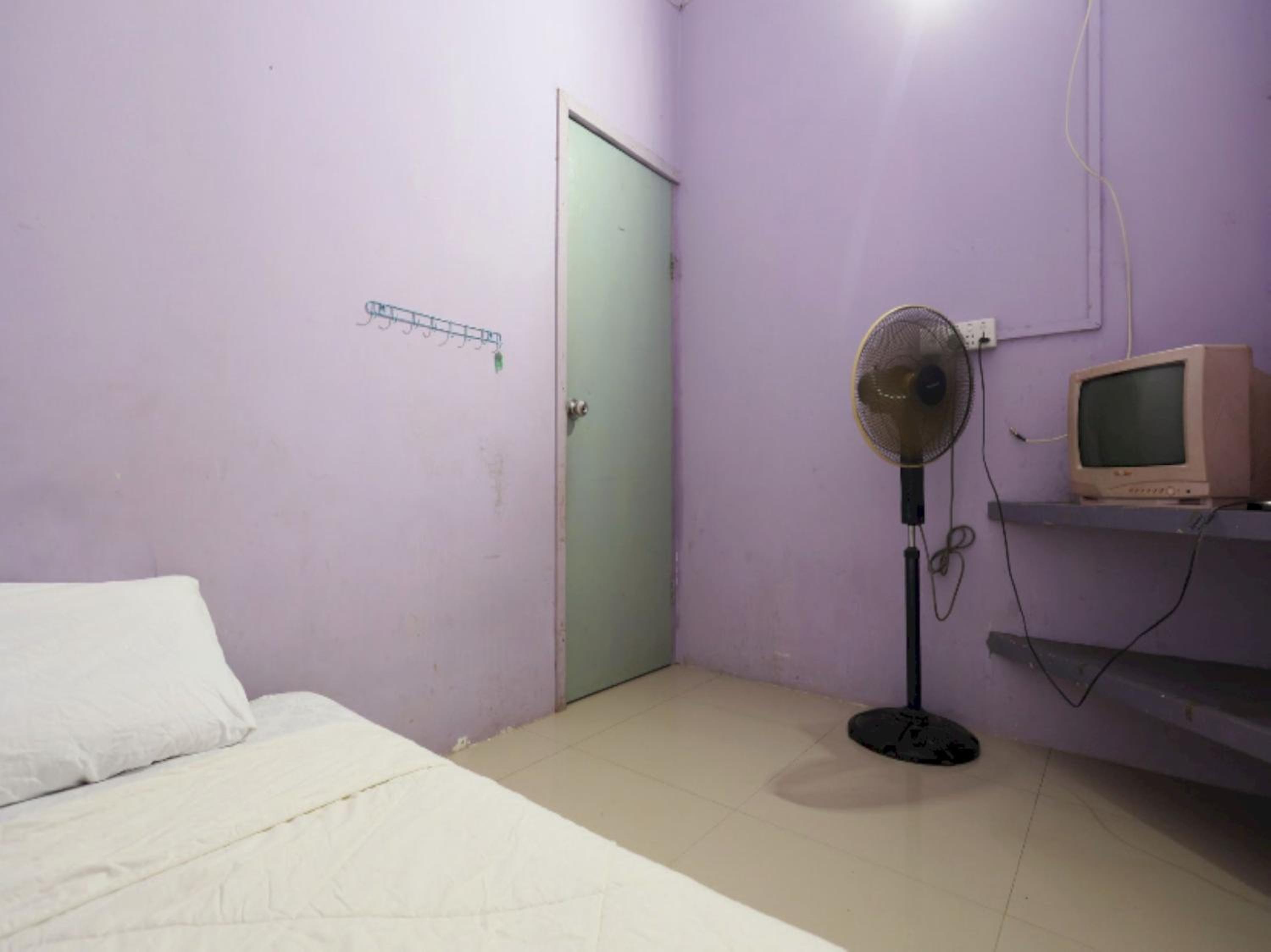 Small Single Room photo 2