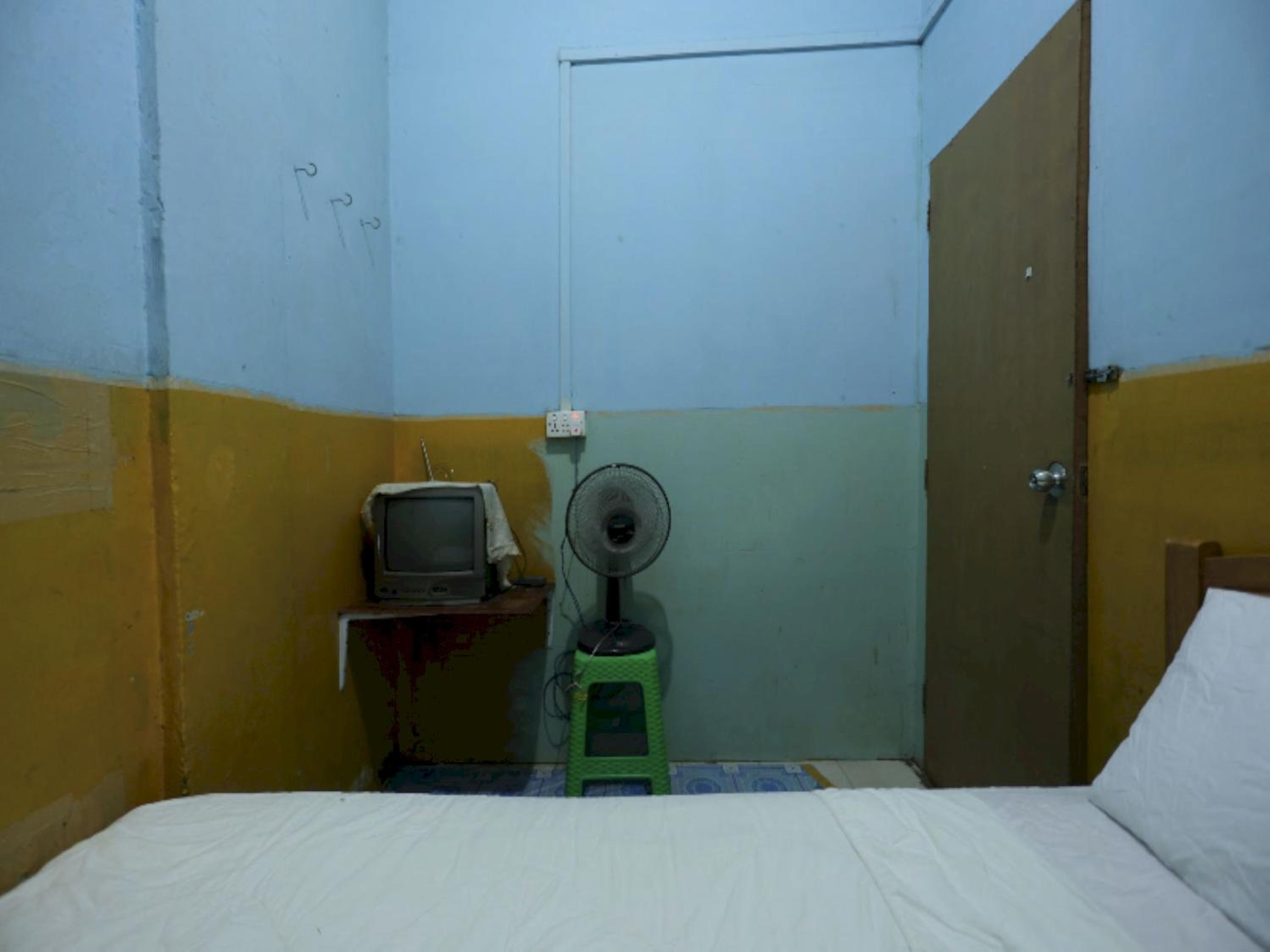 Budget Double Room - Photo 5