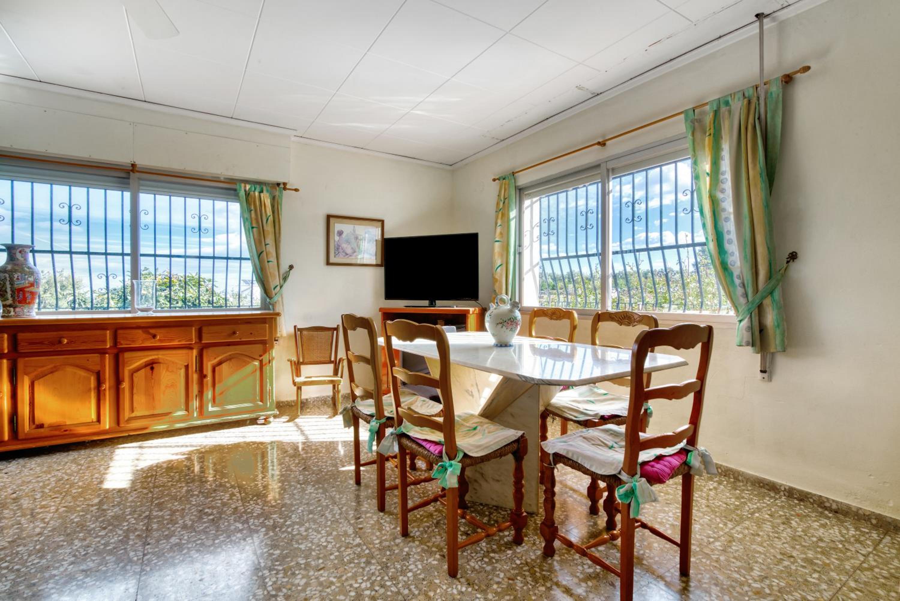 Three-Bedroom Premium Apartment with Balcony photo 3