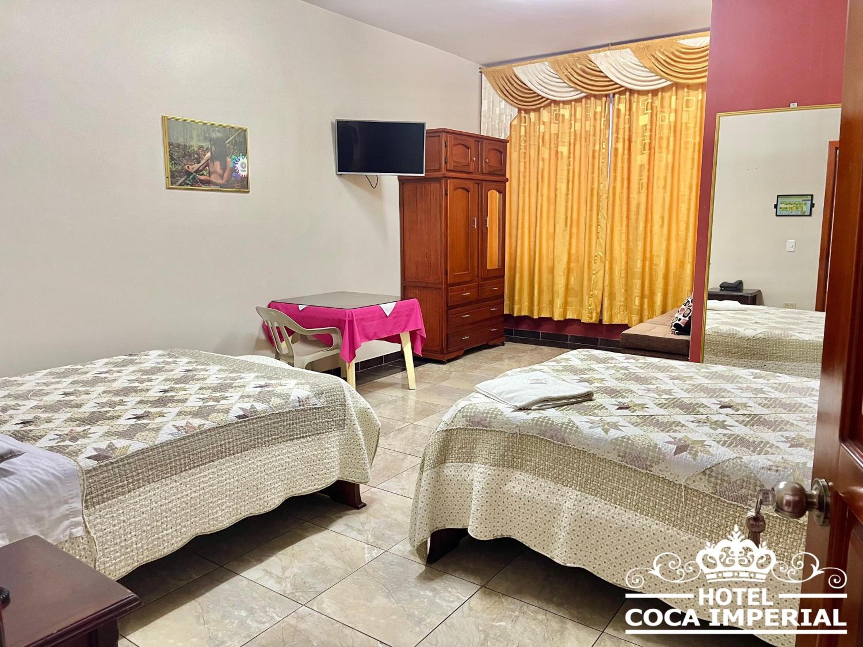 Deluxe Queen Room with Two Queen Beds photo 2