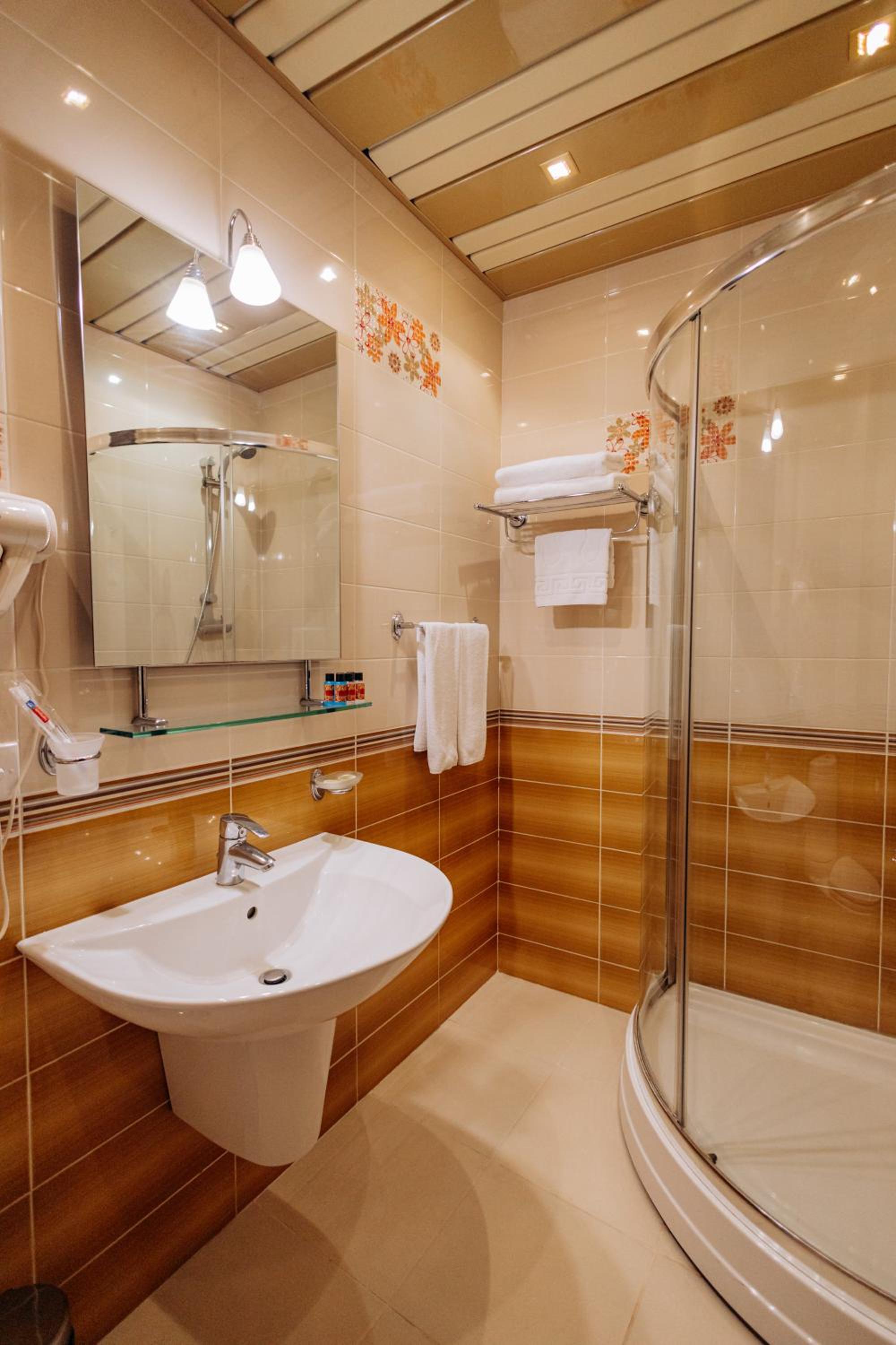 Twin Room - Non-Smoking - Photo 10