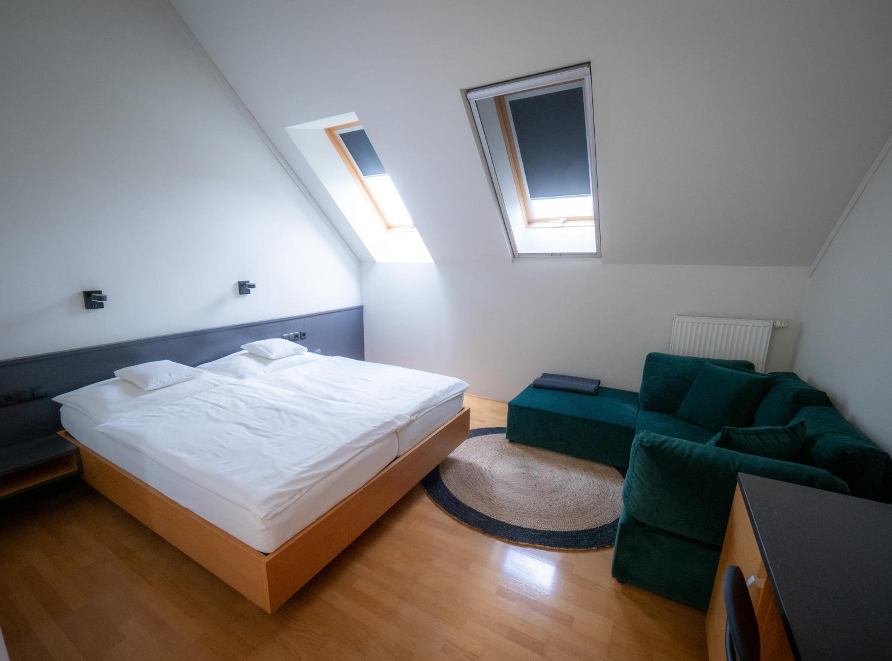 Deluxe Double Room with Balcony photo 3