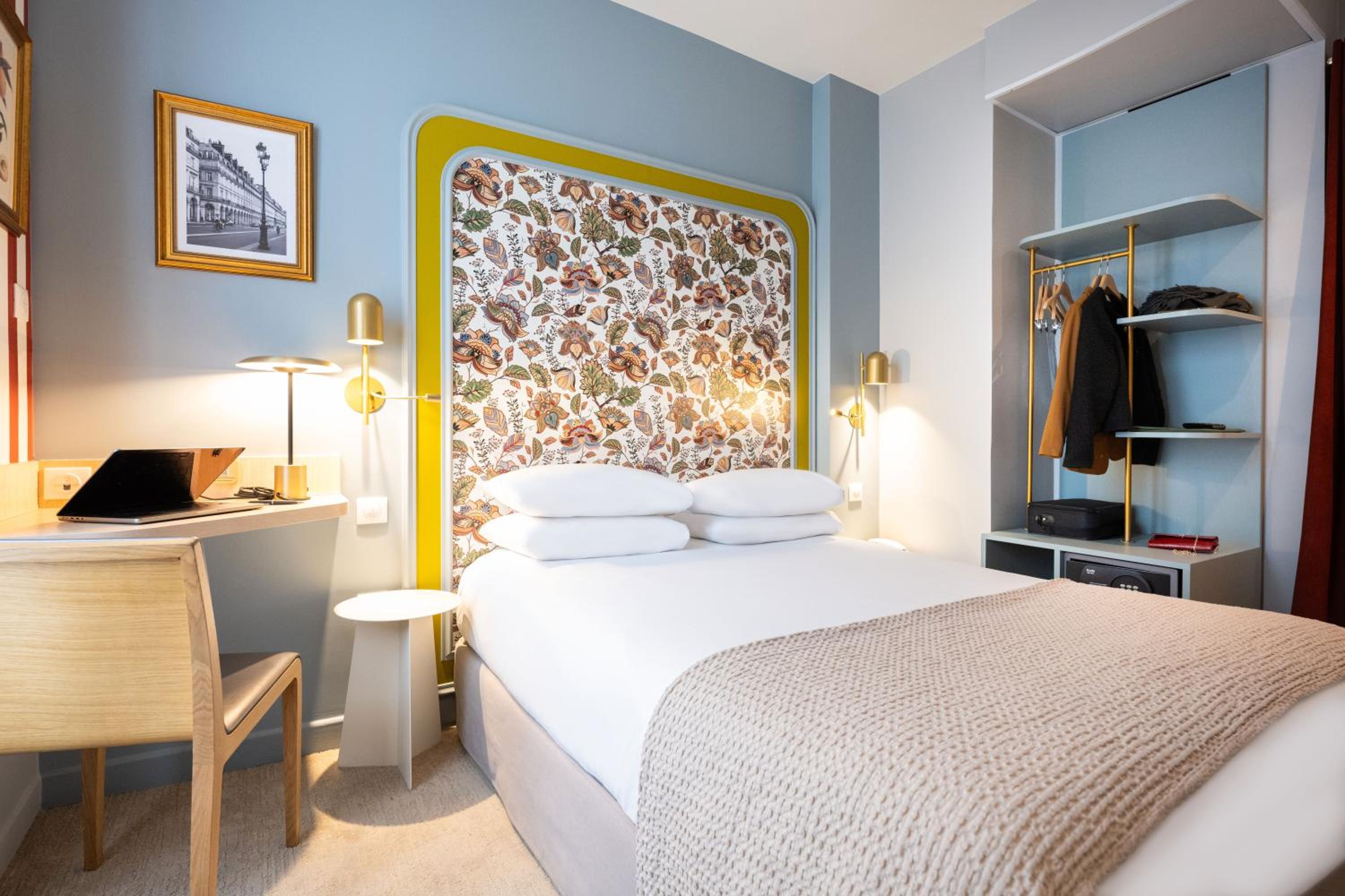 Classic Double Room thumbnail 5