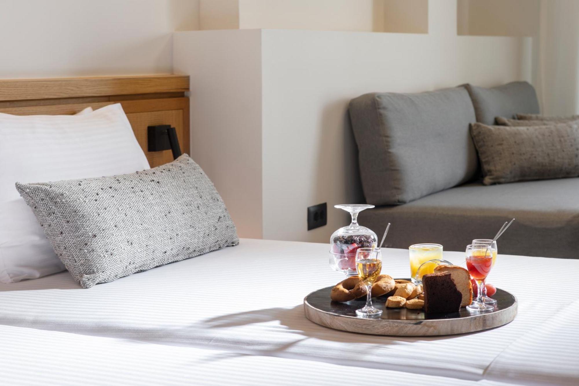 Superior Double or Twin Room with Side Sea View