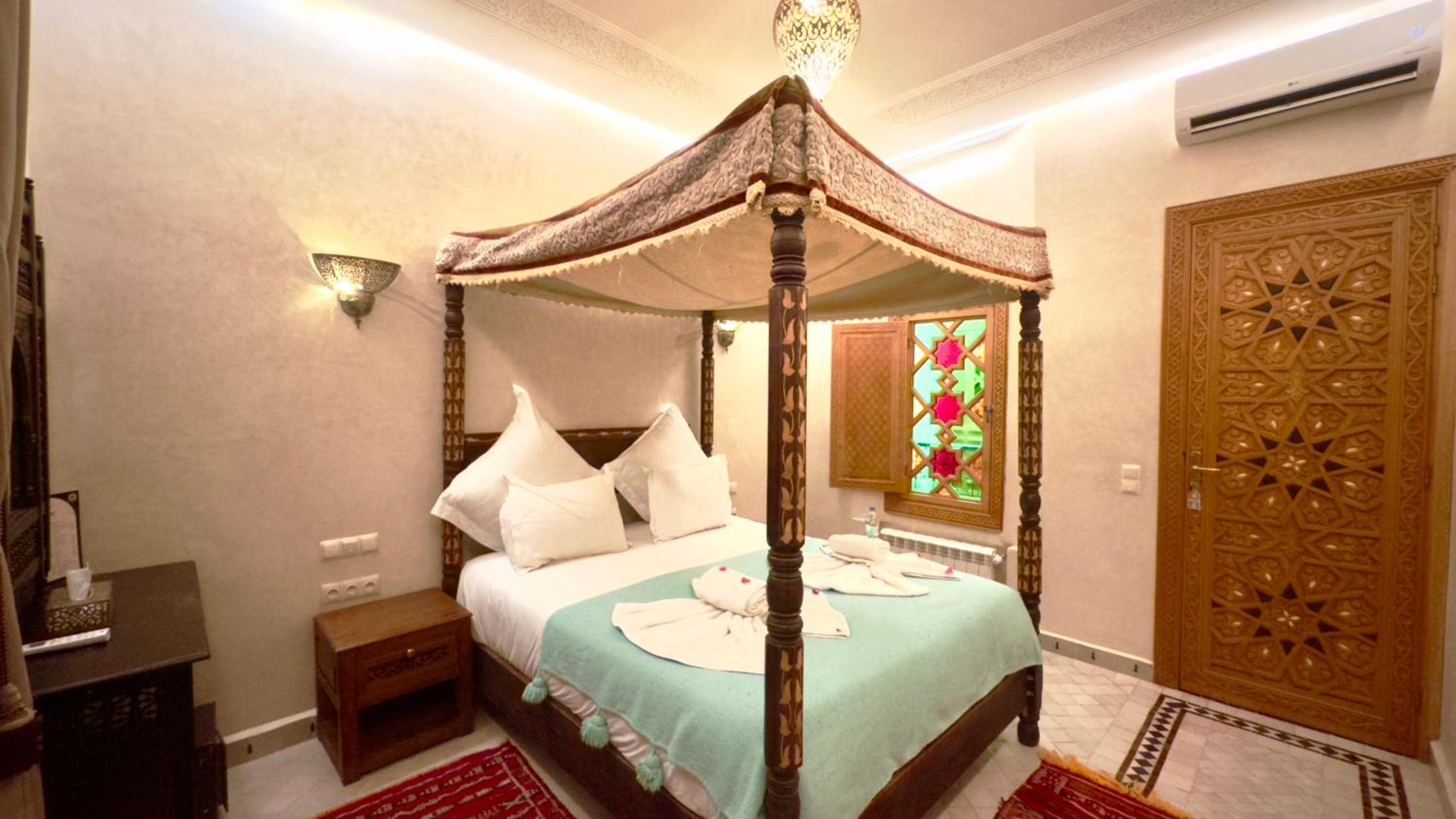 Deluxe Room - Photo 8