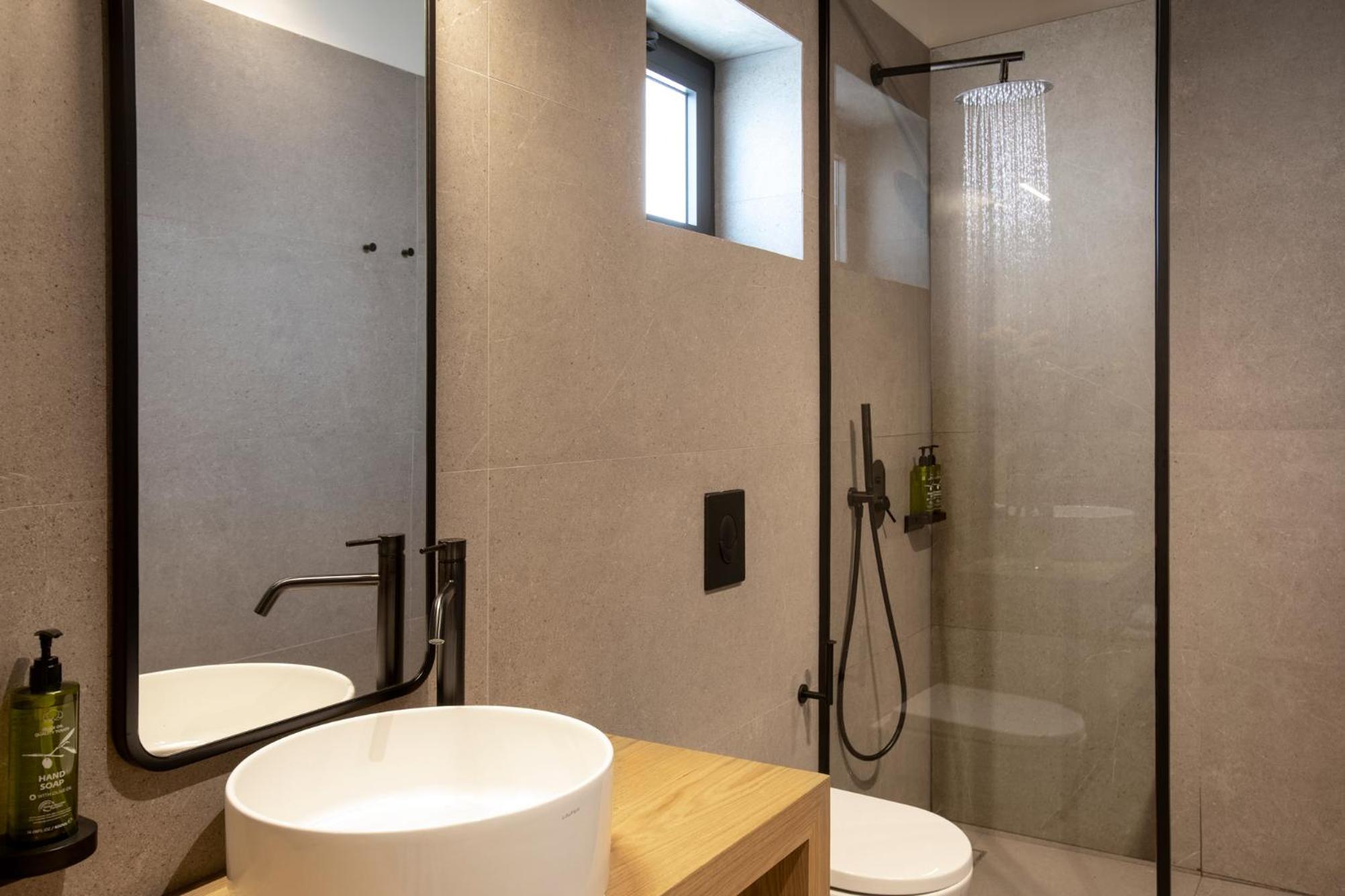 Superior Double or Twin Room with Side Sea View photo 3