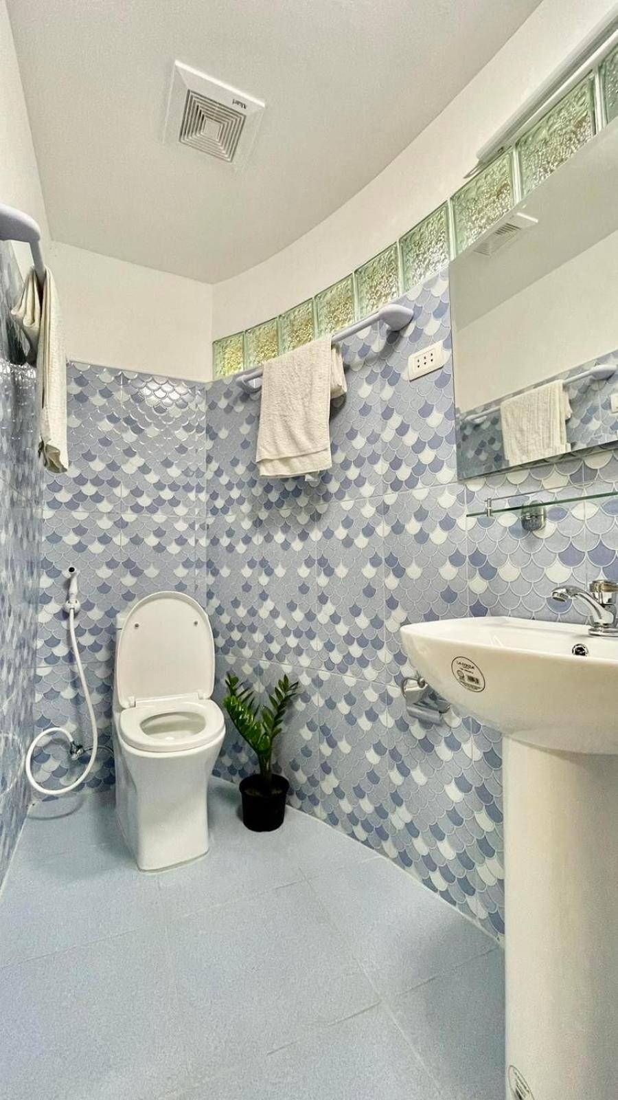 Deluxe Queen Room - Photo 2