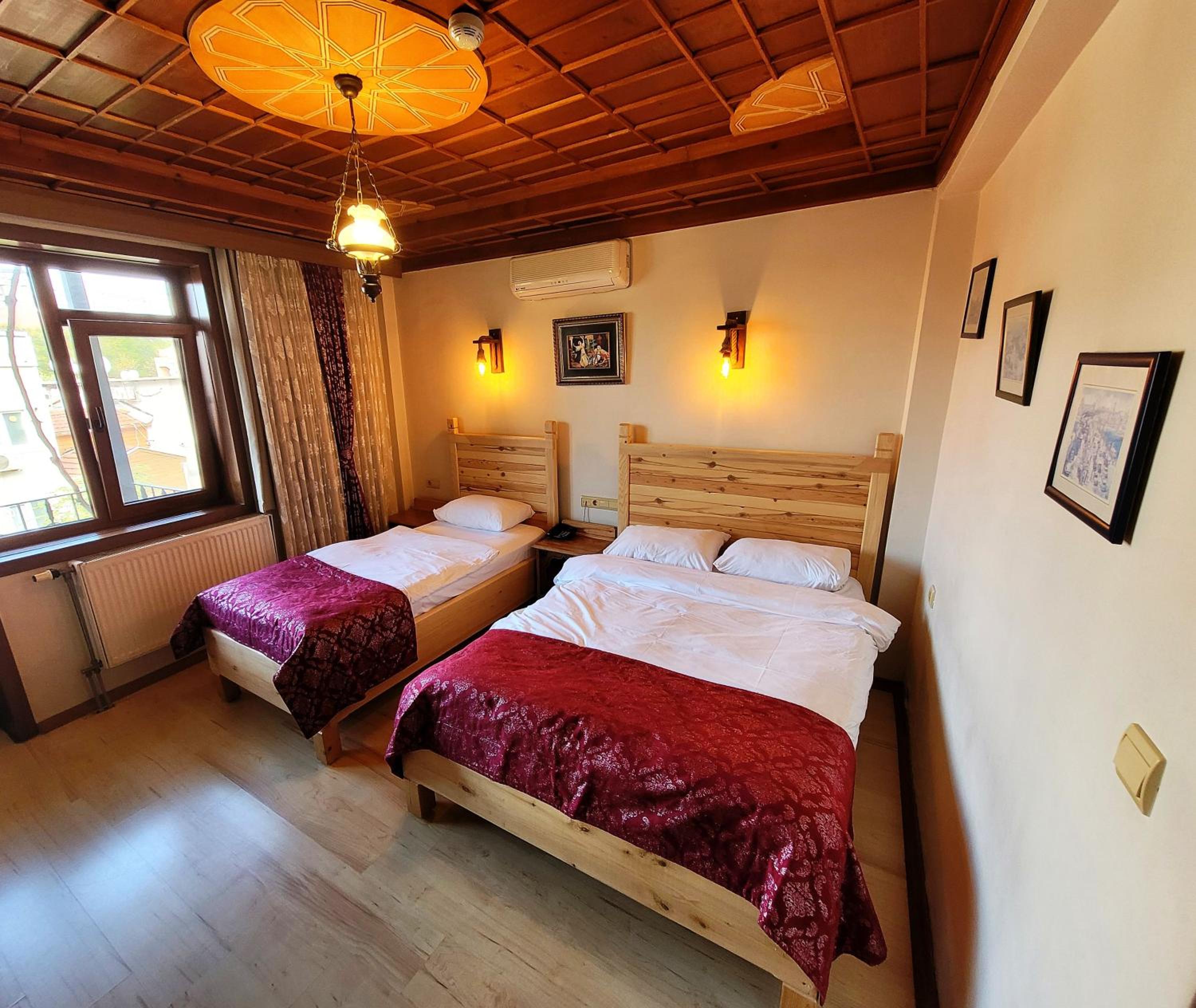 Superior Double or Twin Room with City View photo 3