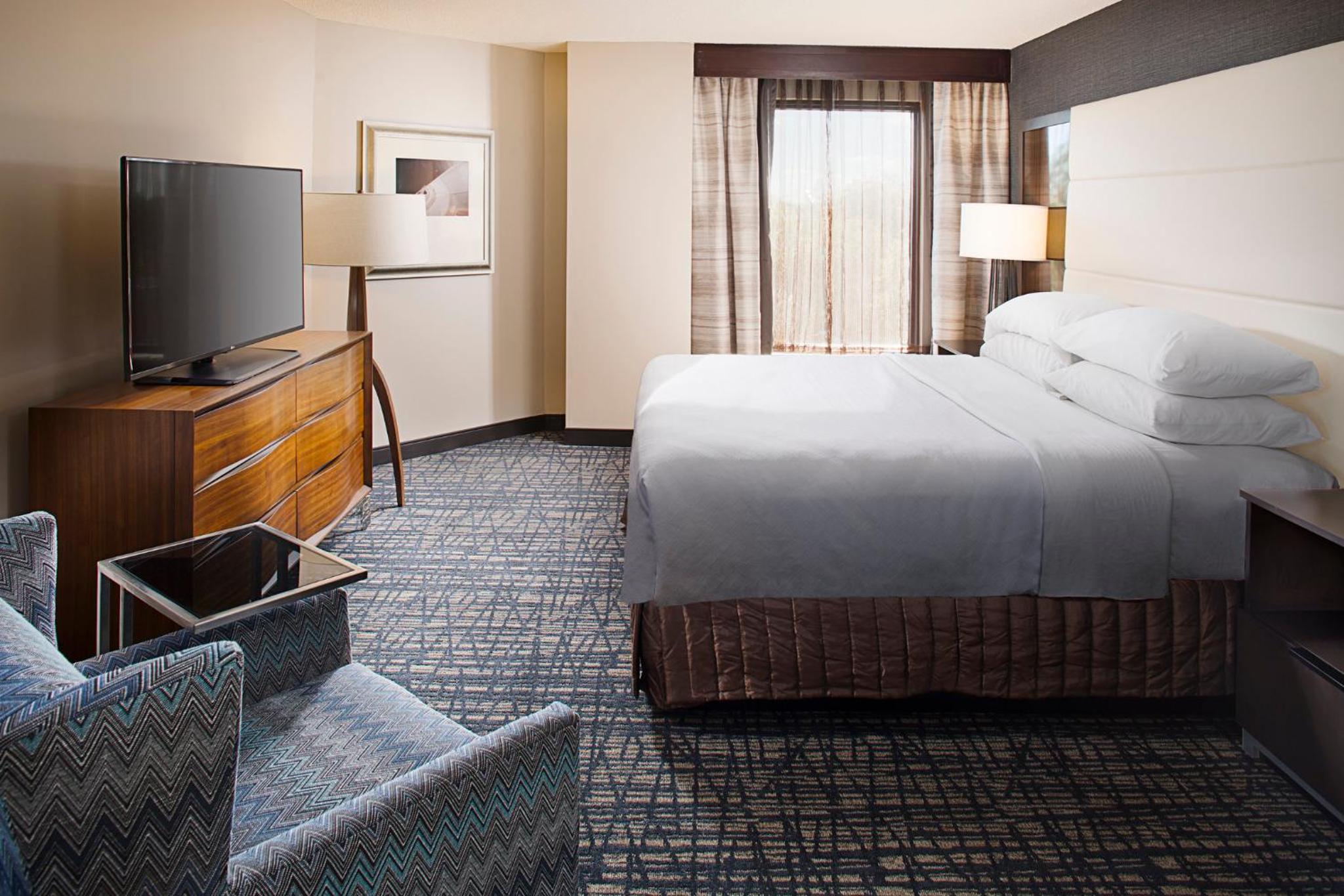 Junior King Suite - Photo 2