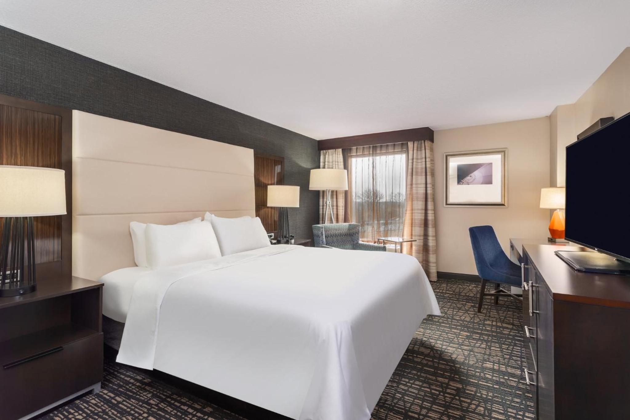 Standard King Room - Photo 3