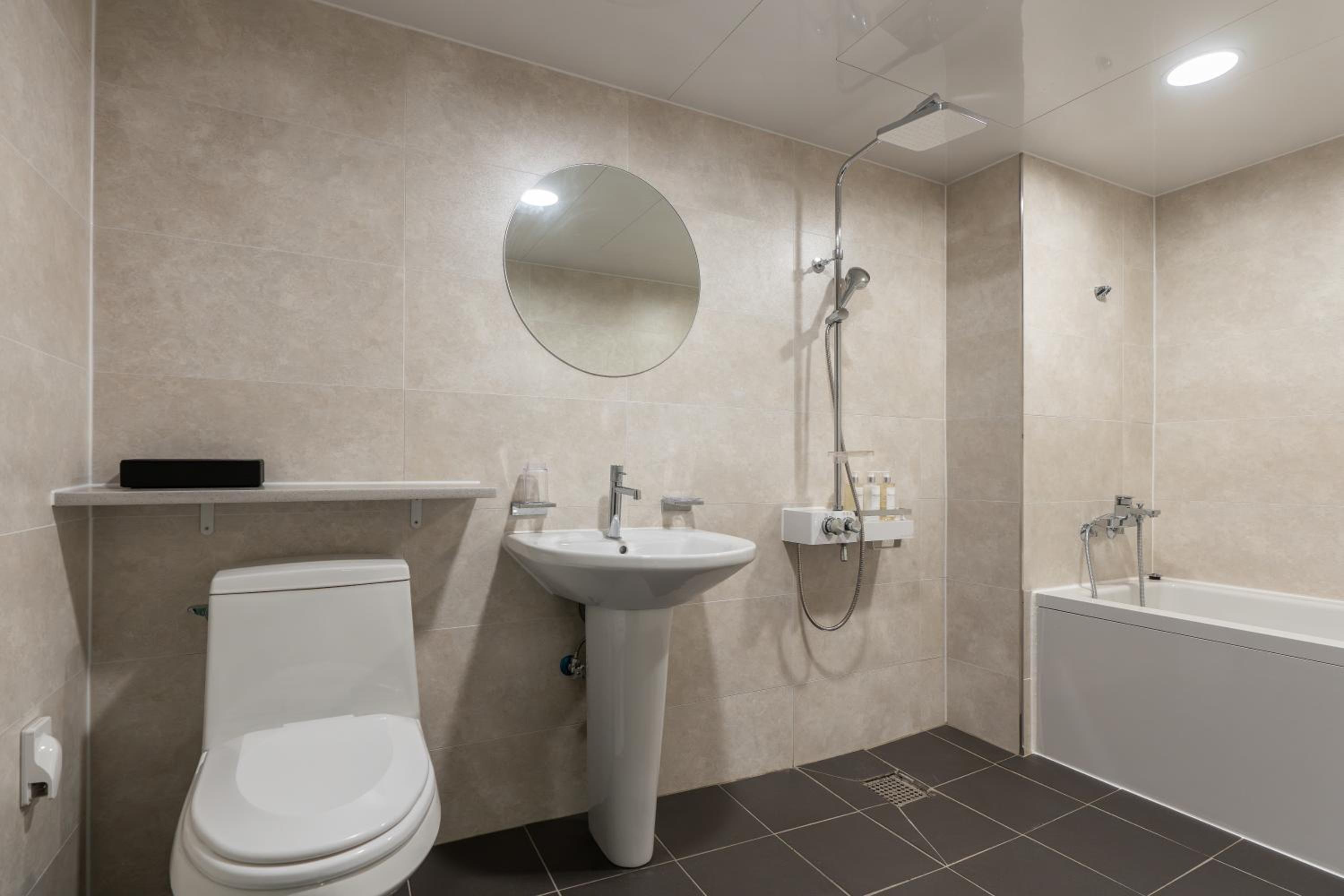 Standard Double Room - Photo 4