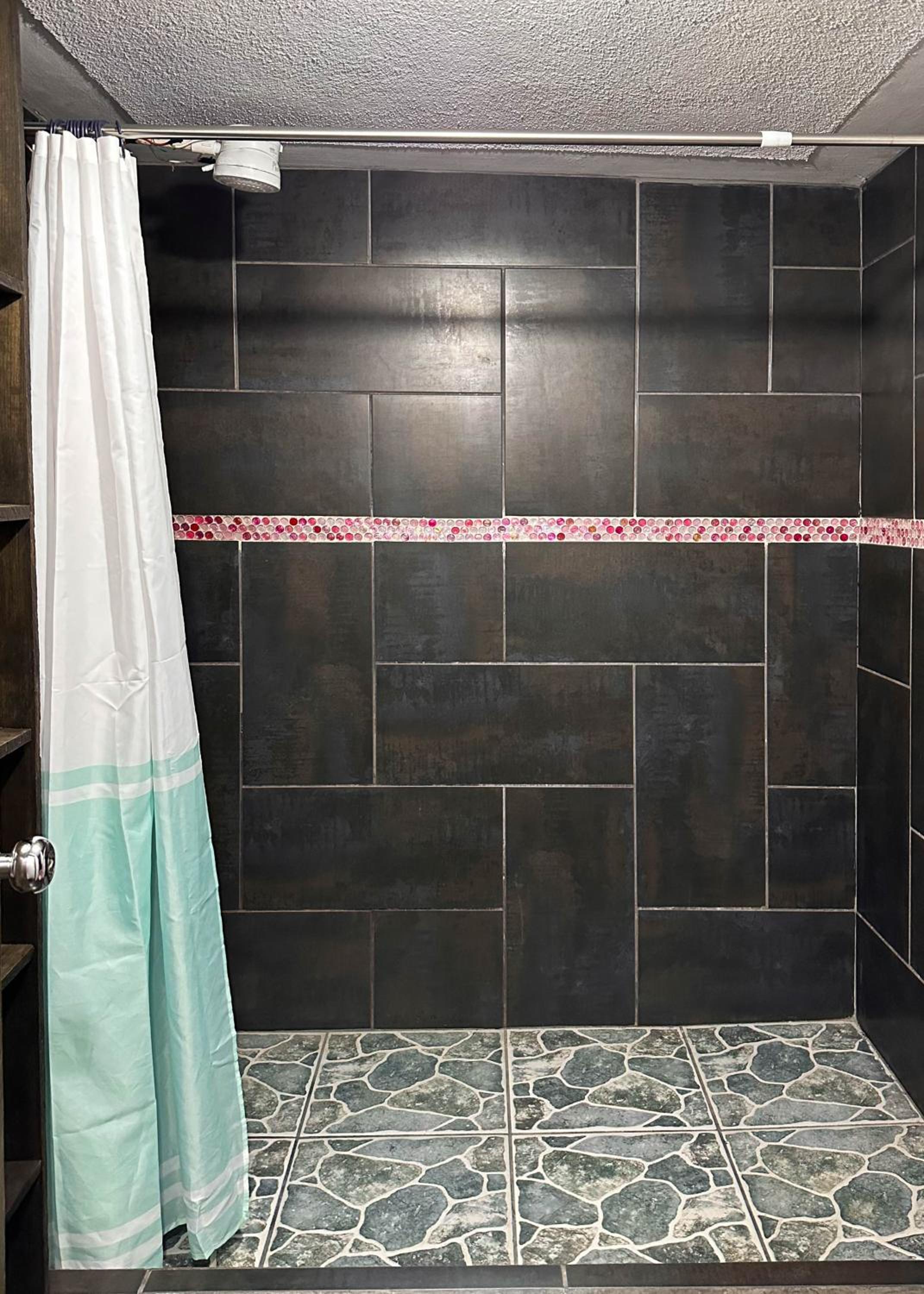 Quadruple Room with Private Bathroom photo 3