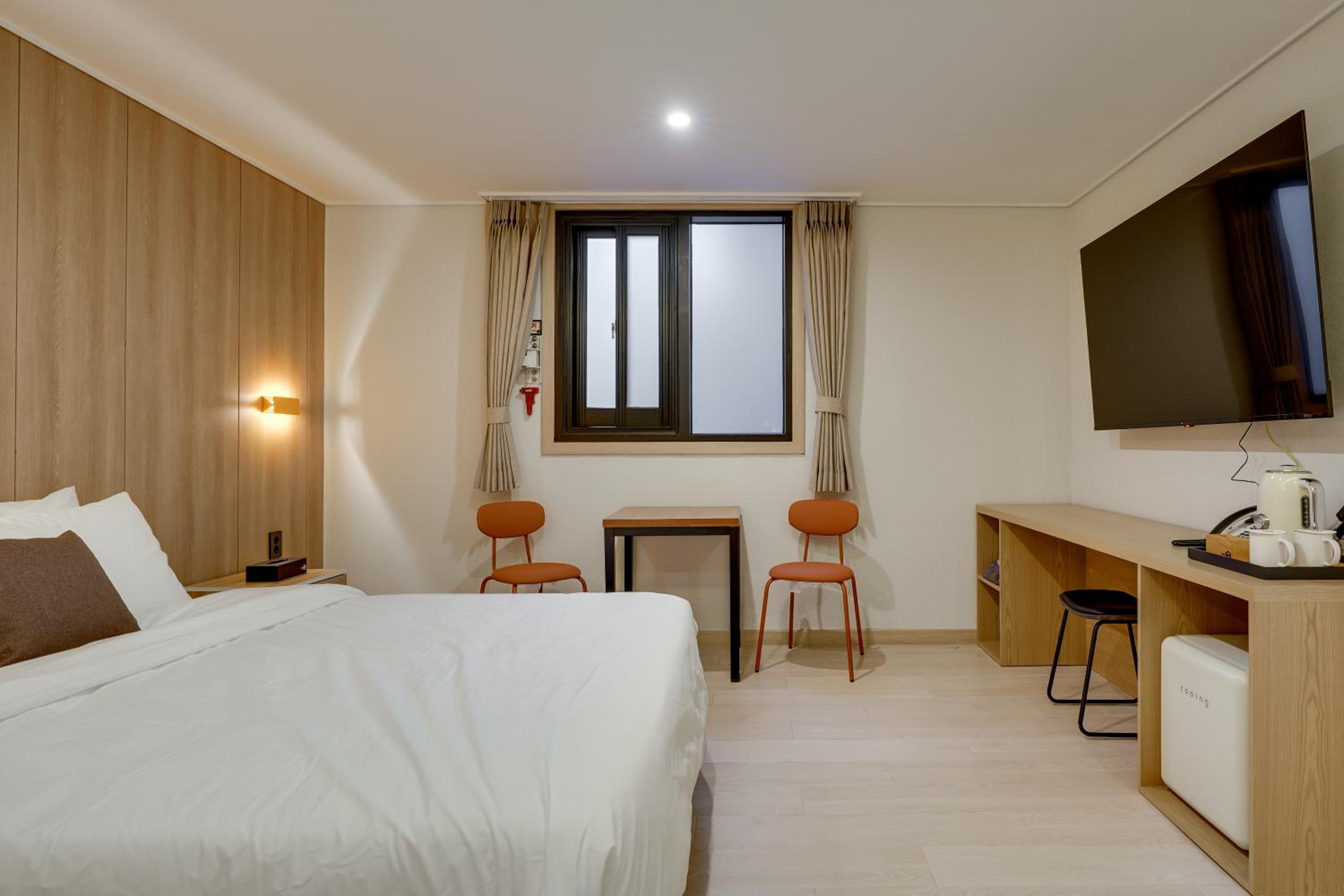 Standard Twin Room - Photo 3