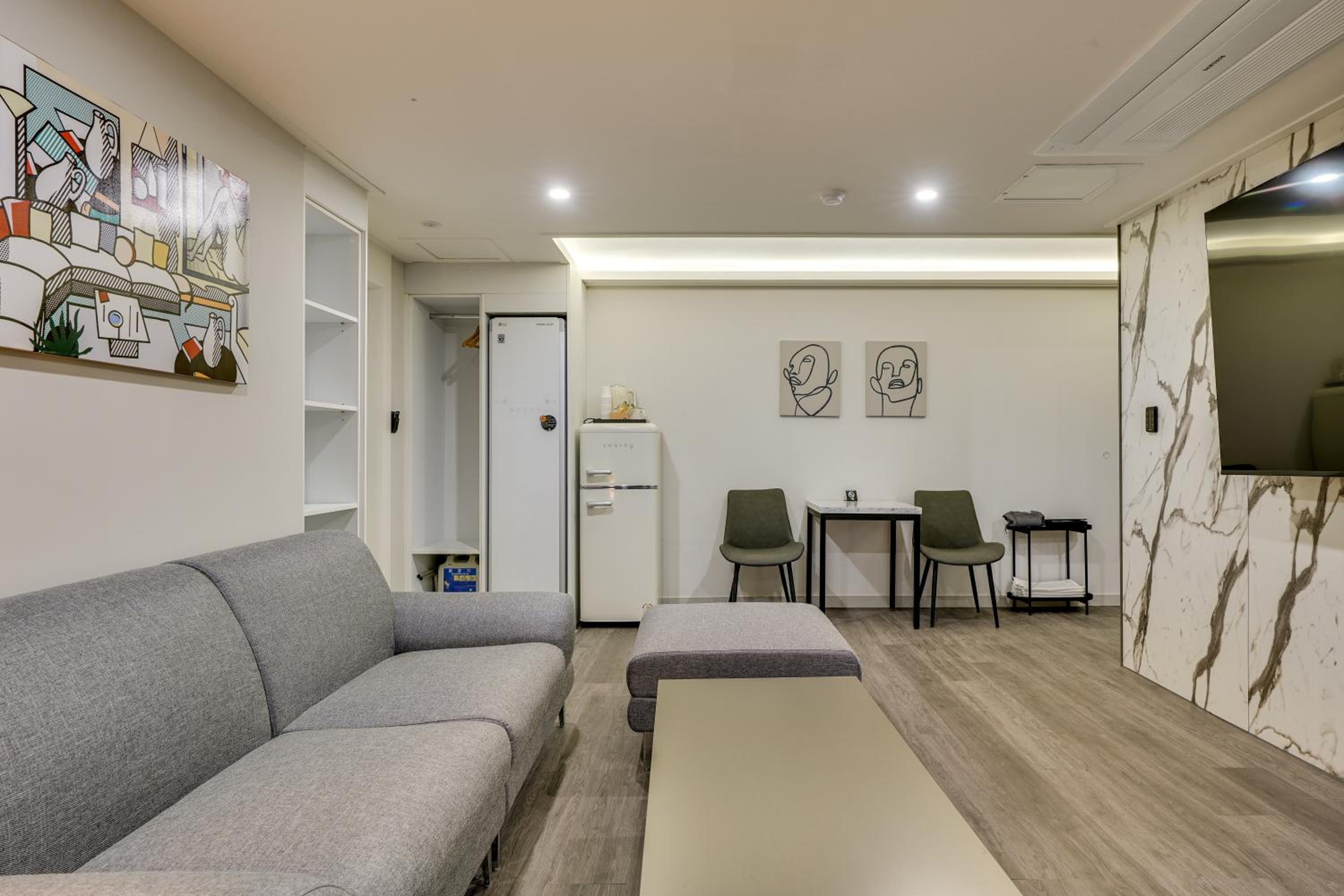 Family Spa Room - Photo 7