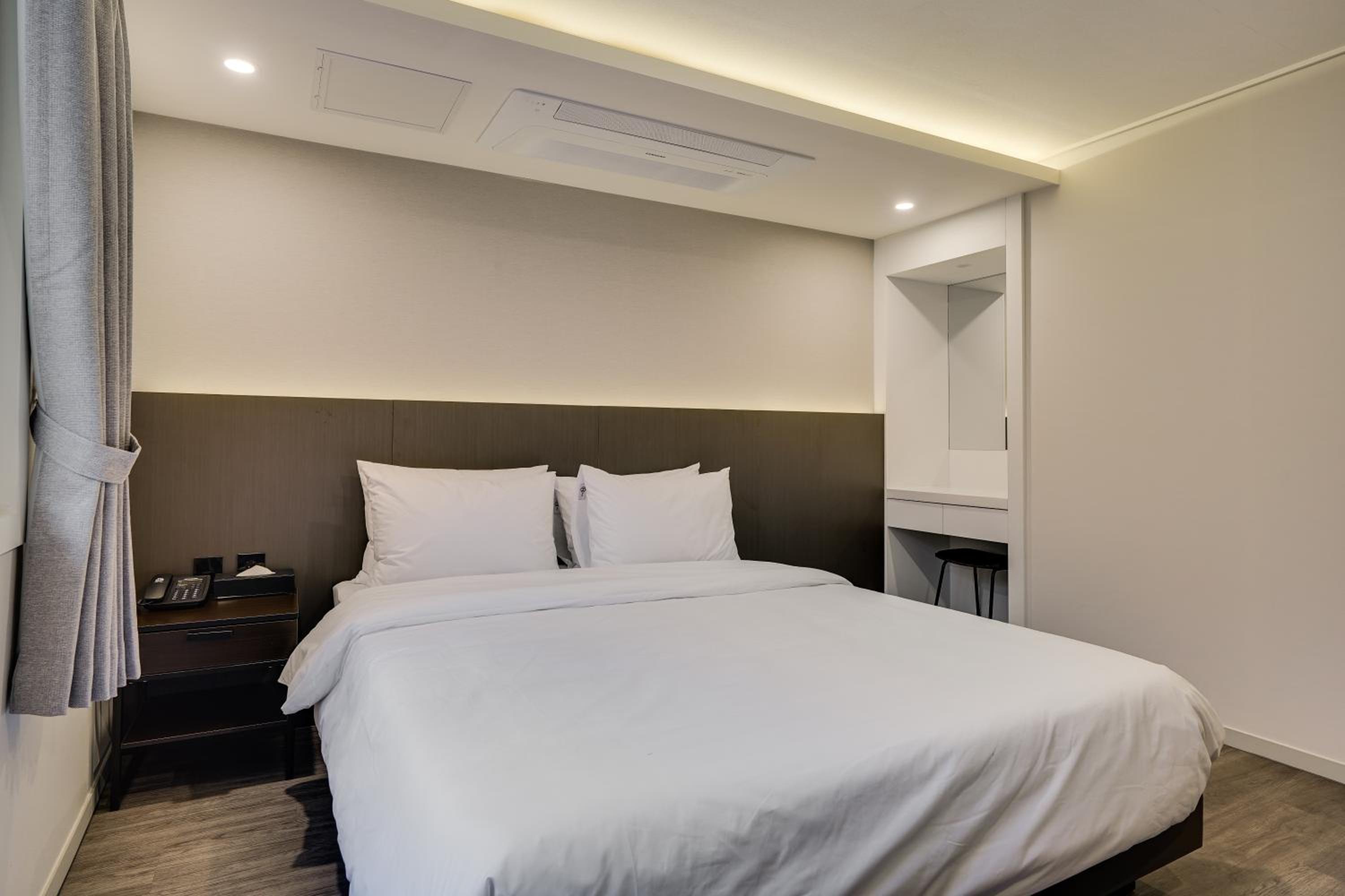 Glamping Party Room - Photo 18