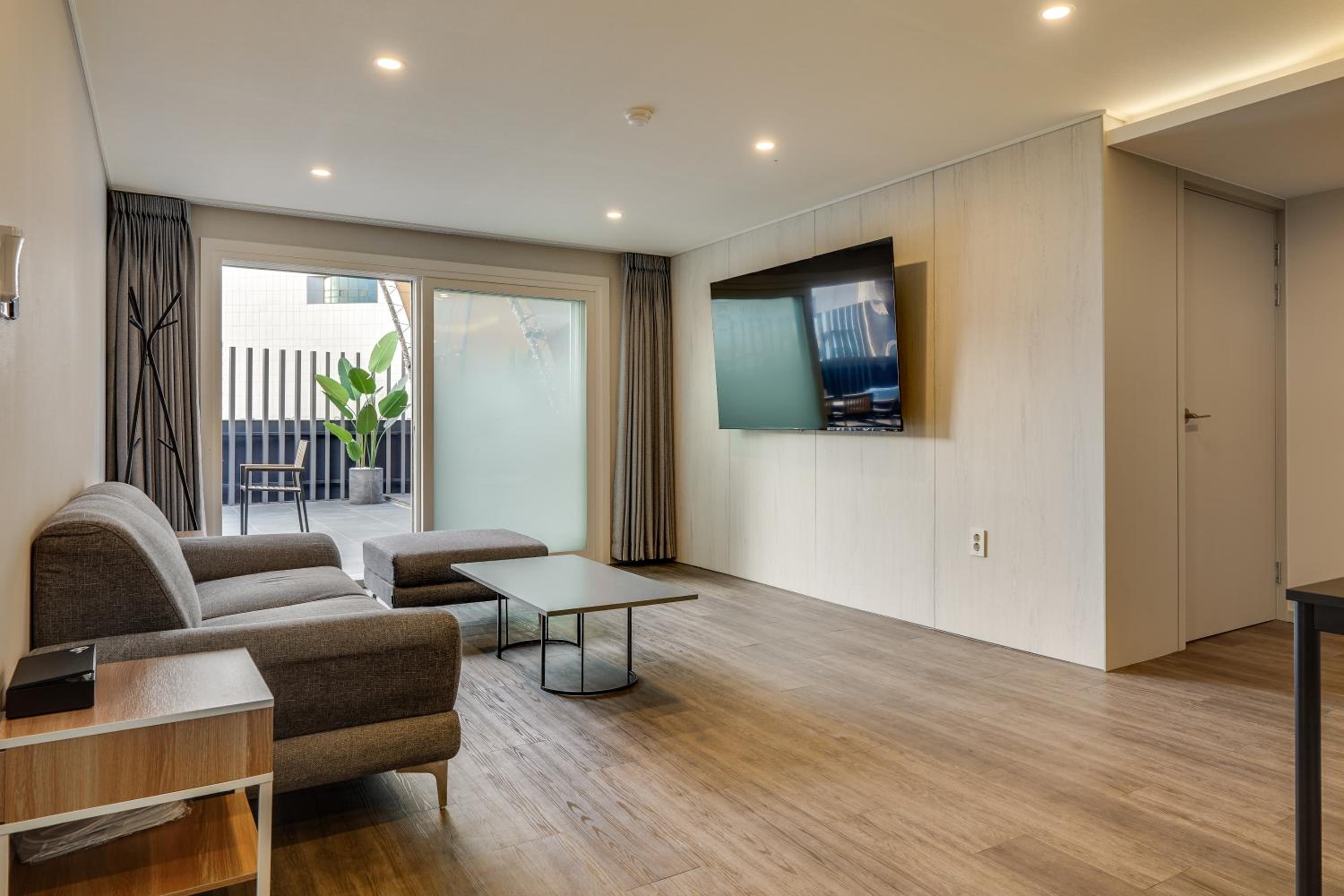 Glamping Party Room - Photo 15