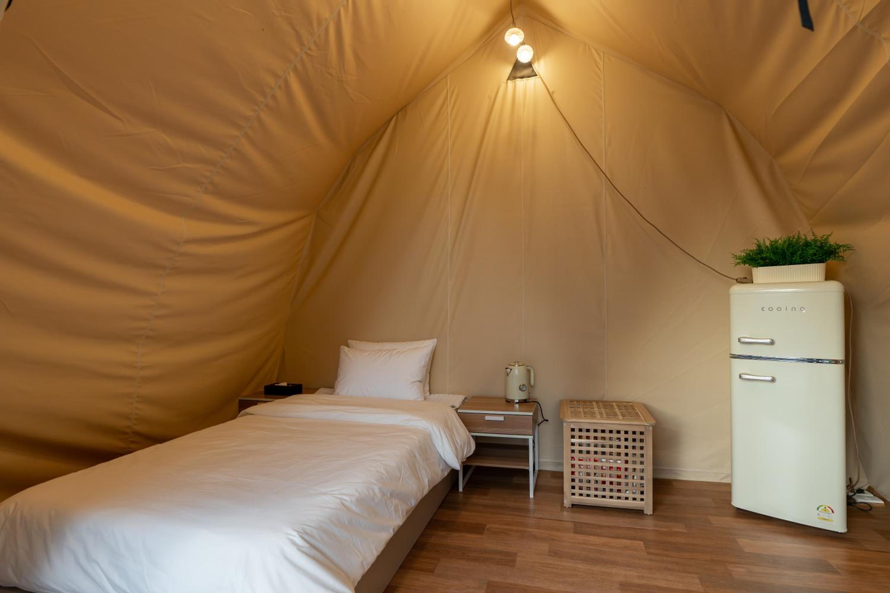 Glamping Party Room - Photo 12